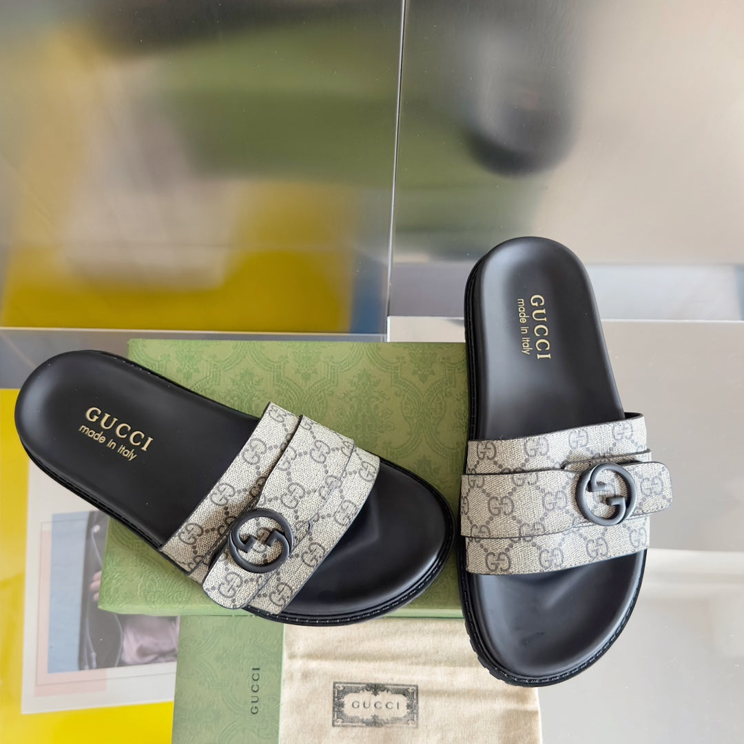 UCCI SLIDERS MEN (pre-order)