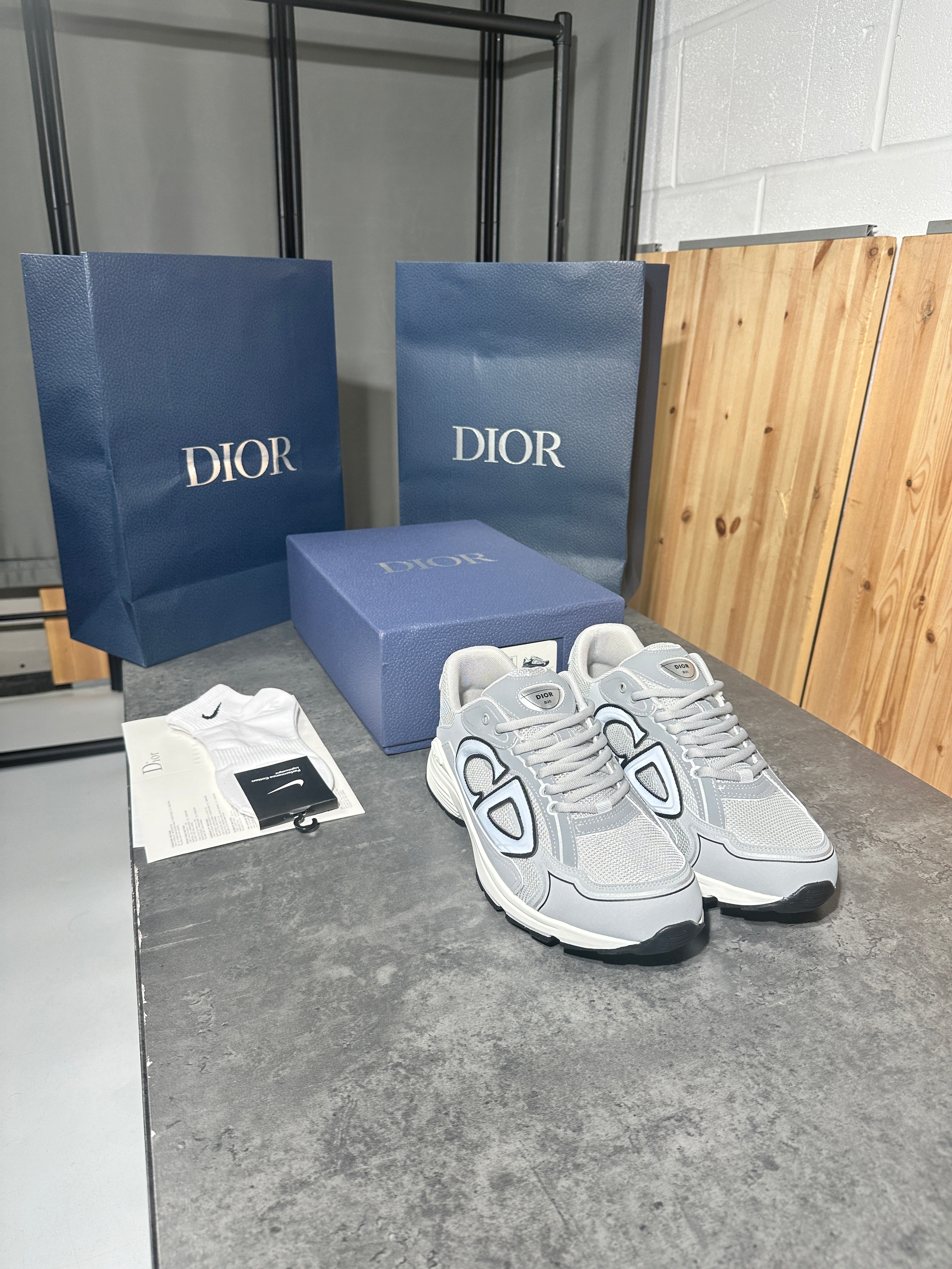 (pre-order)IOR - b30 grey and white