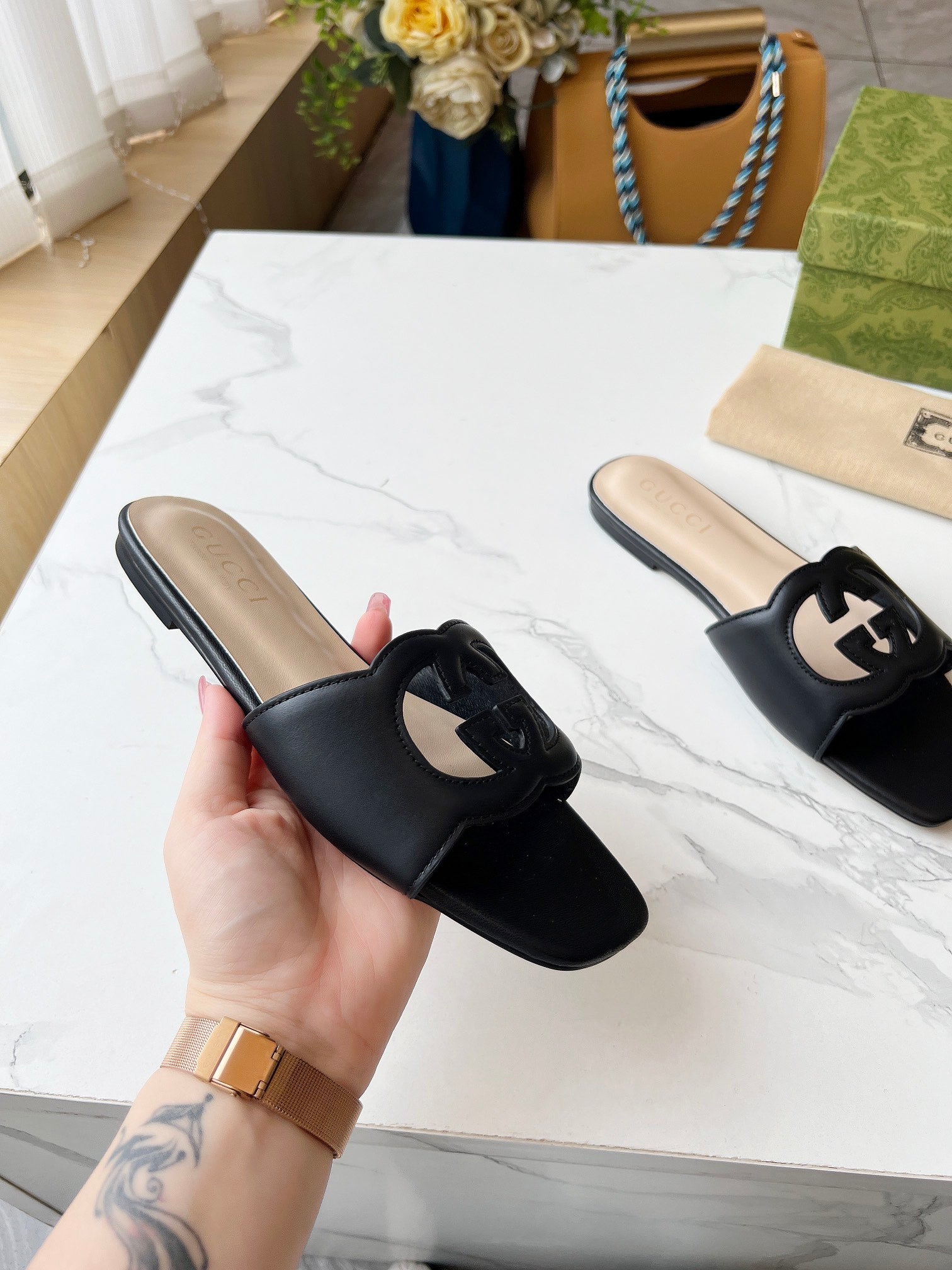UCCI SLIDERS WOMEN (pre-order)