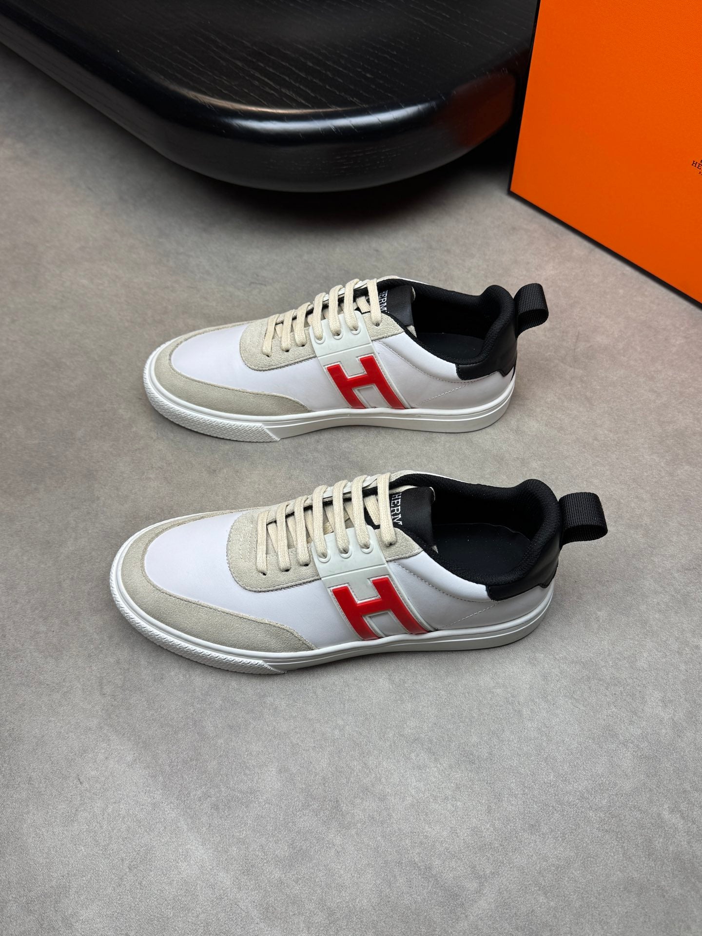 HRM SNEAKERS (pre-order)