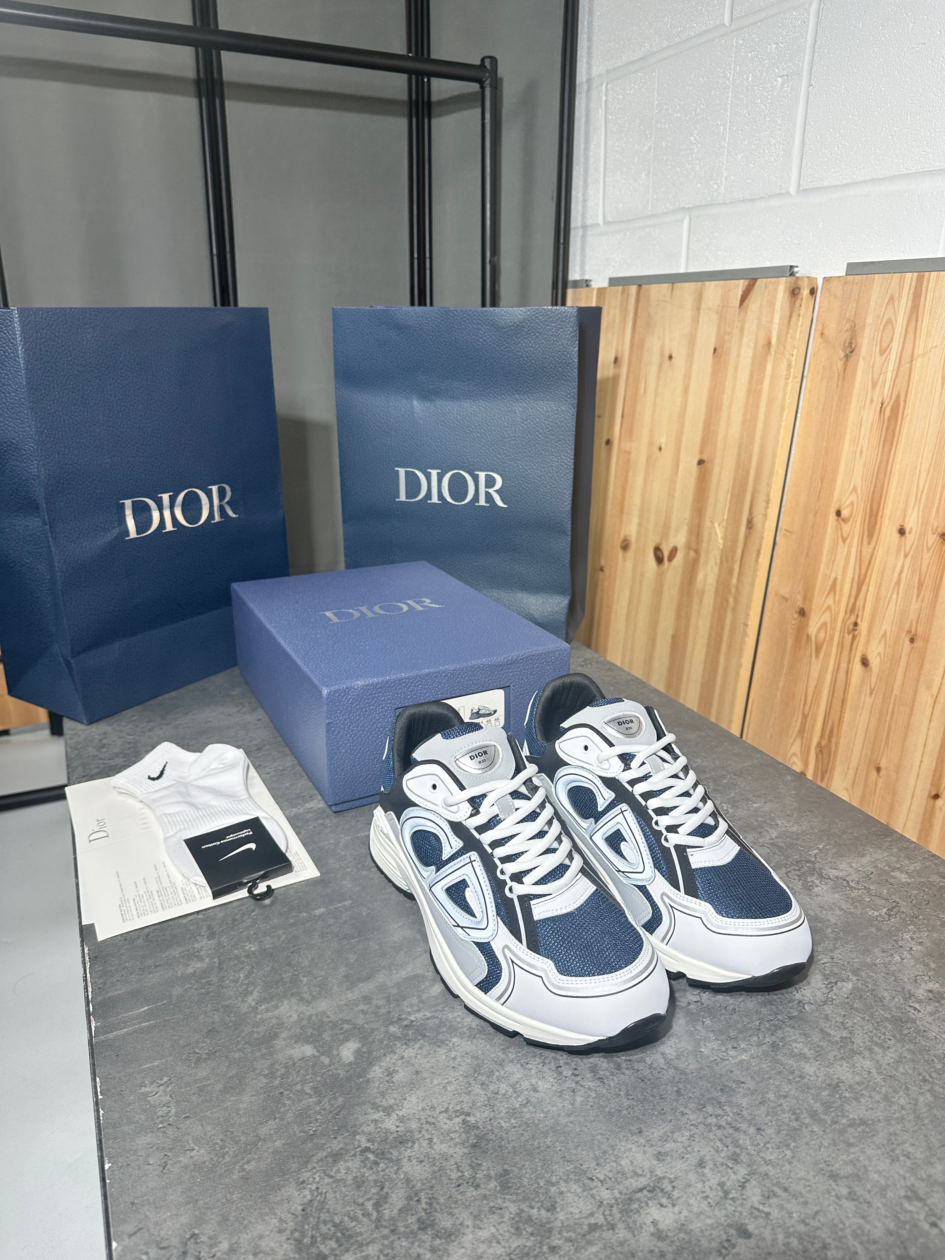 (pre-order)IOR - b30 navy and white