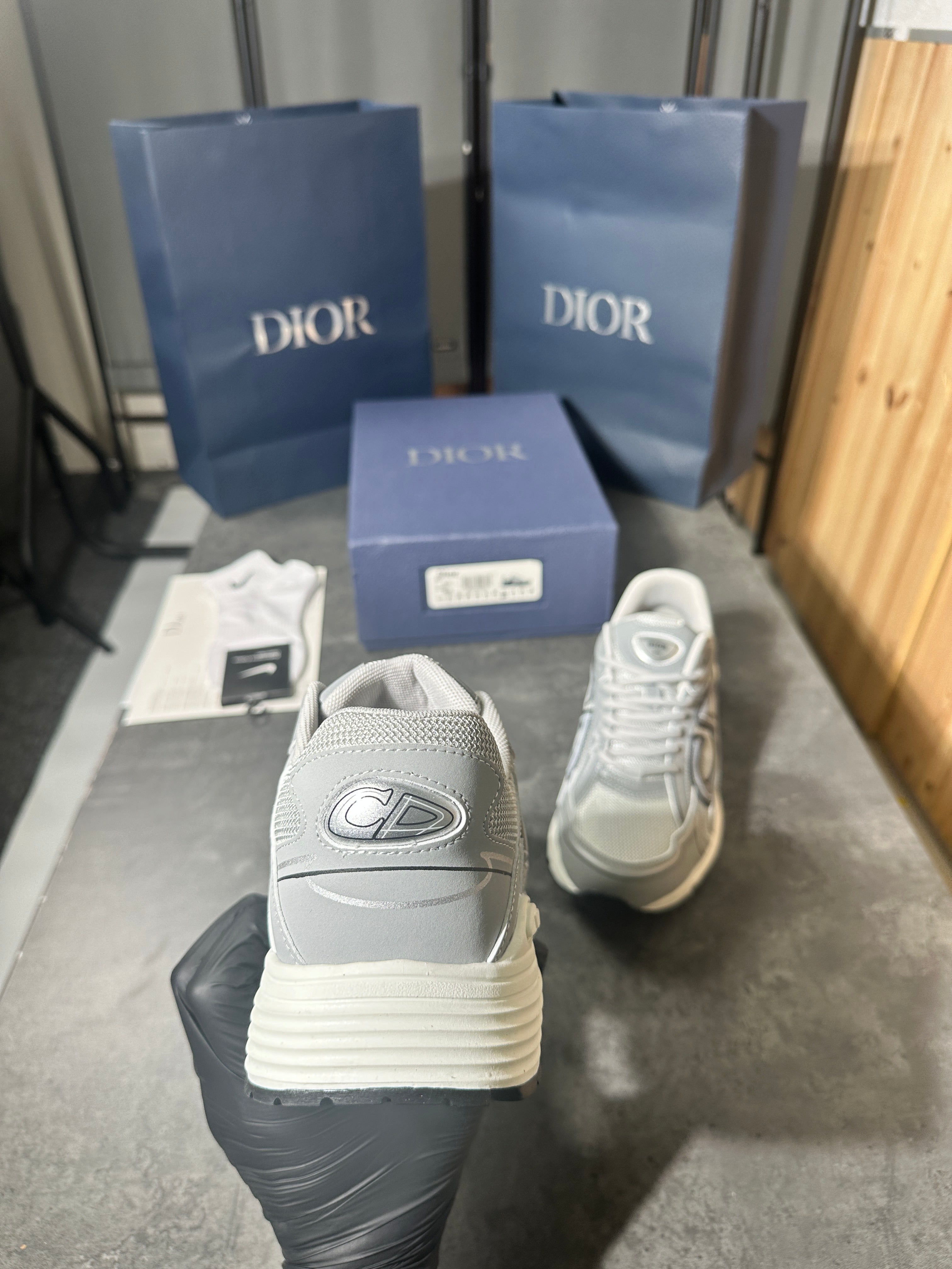 (pre-order)IOR - b30 grey and white