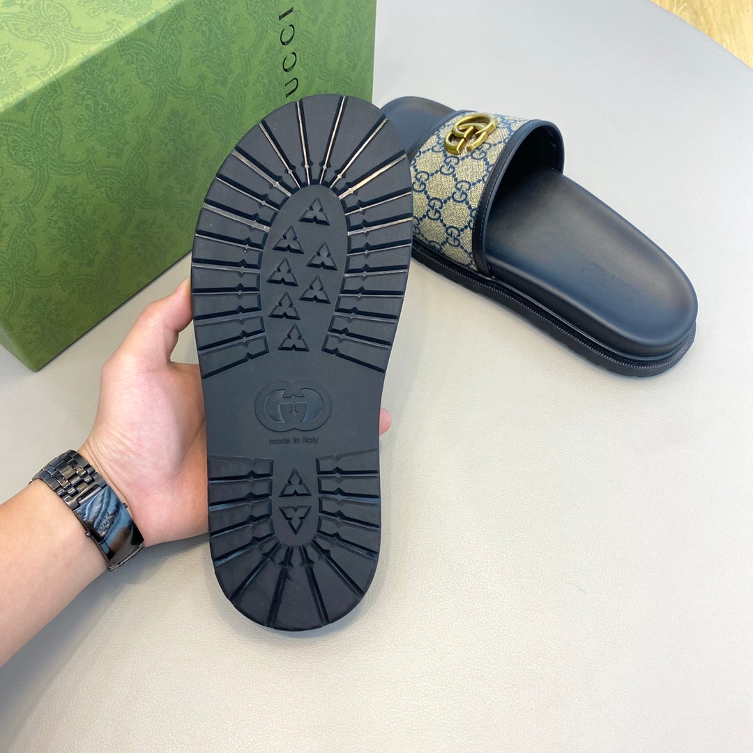 UCCI SLIDERS MEN (pre-order)