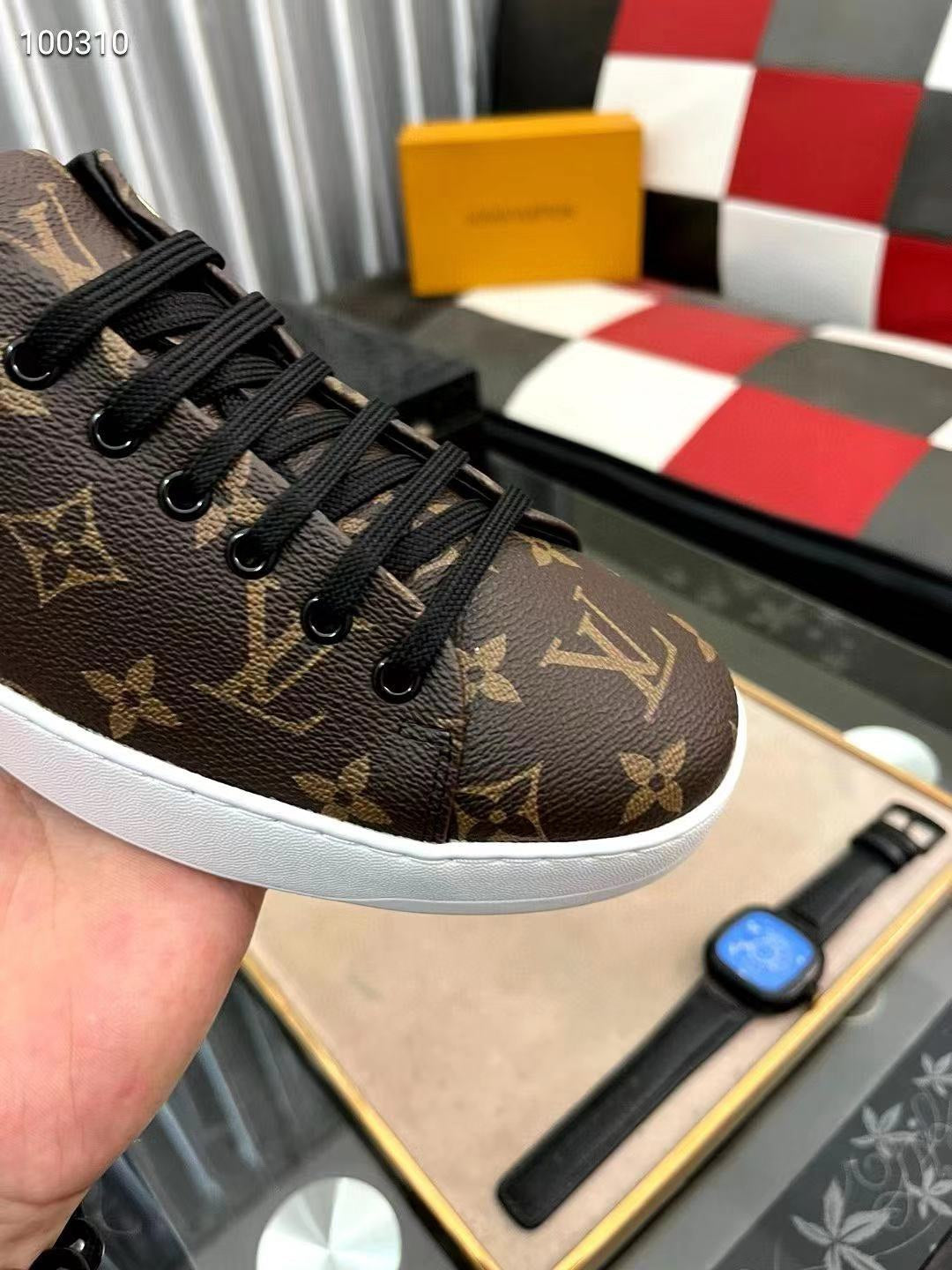 LVE SNEAKERS (pre-order)