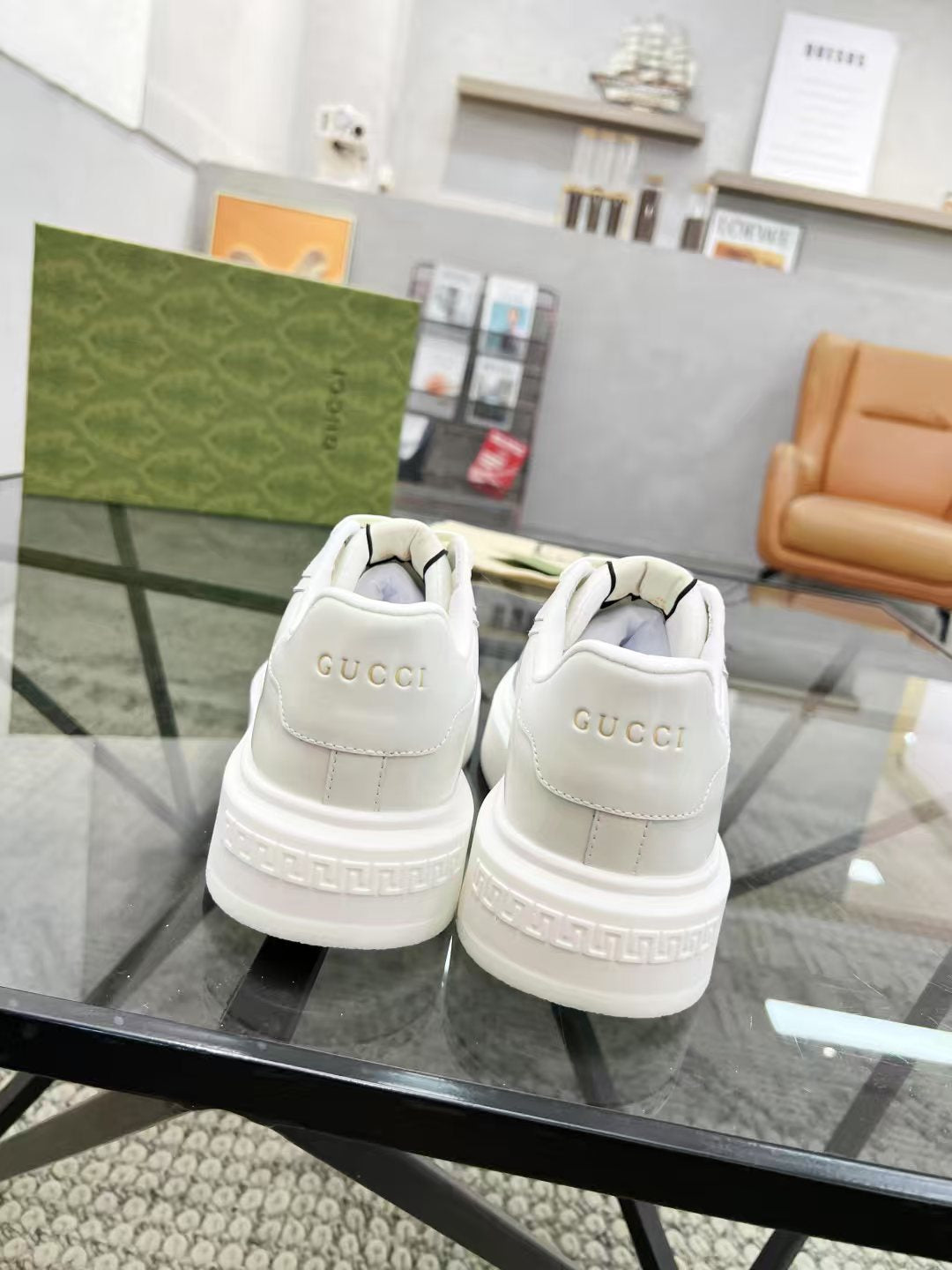 UCCI LEATHER SNEAKER (pre-order)
