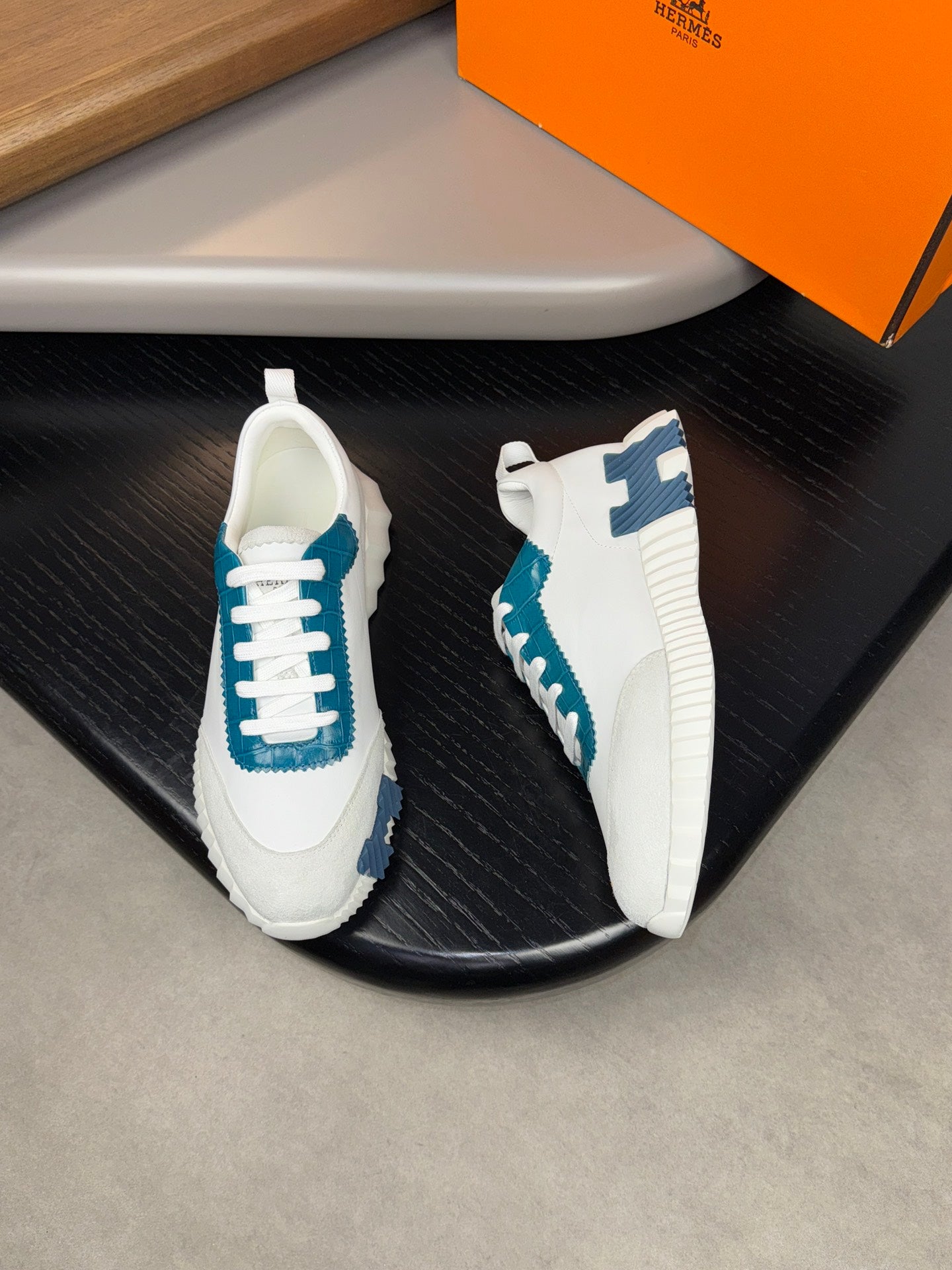 HRM BOUNCING (pre-order)