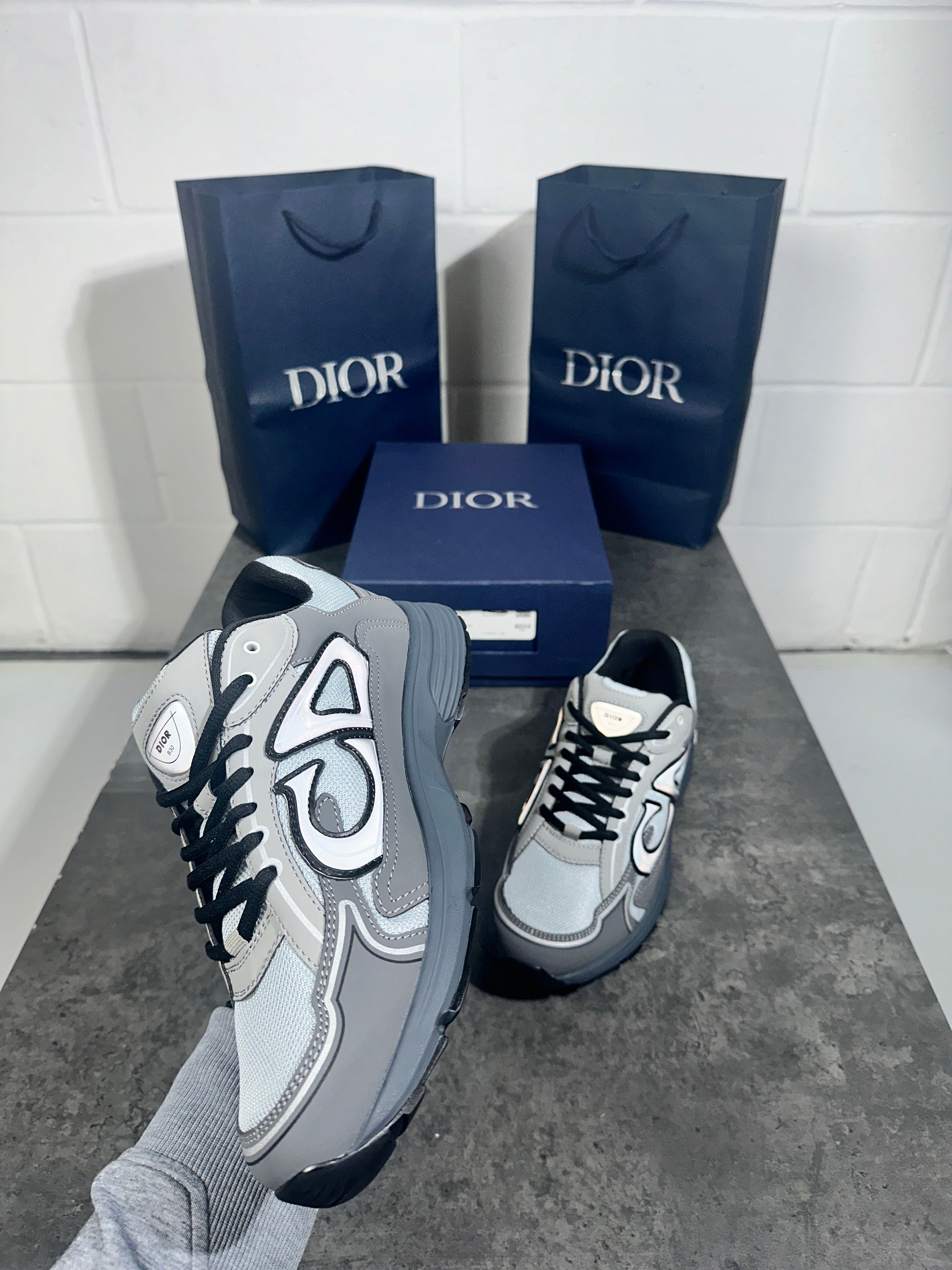 (précommande) Dior - b30 gris et marron