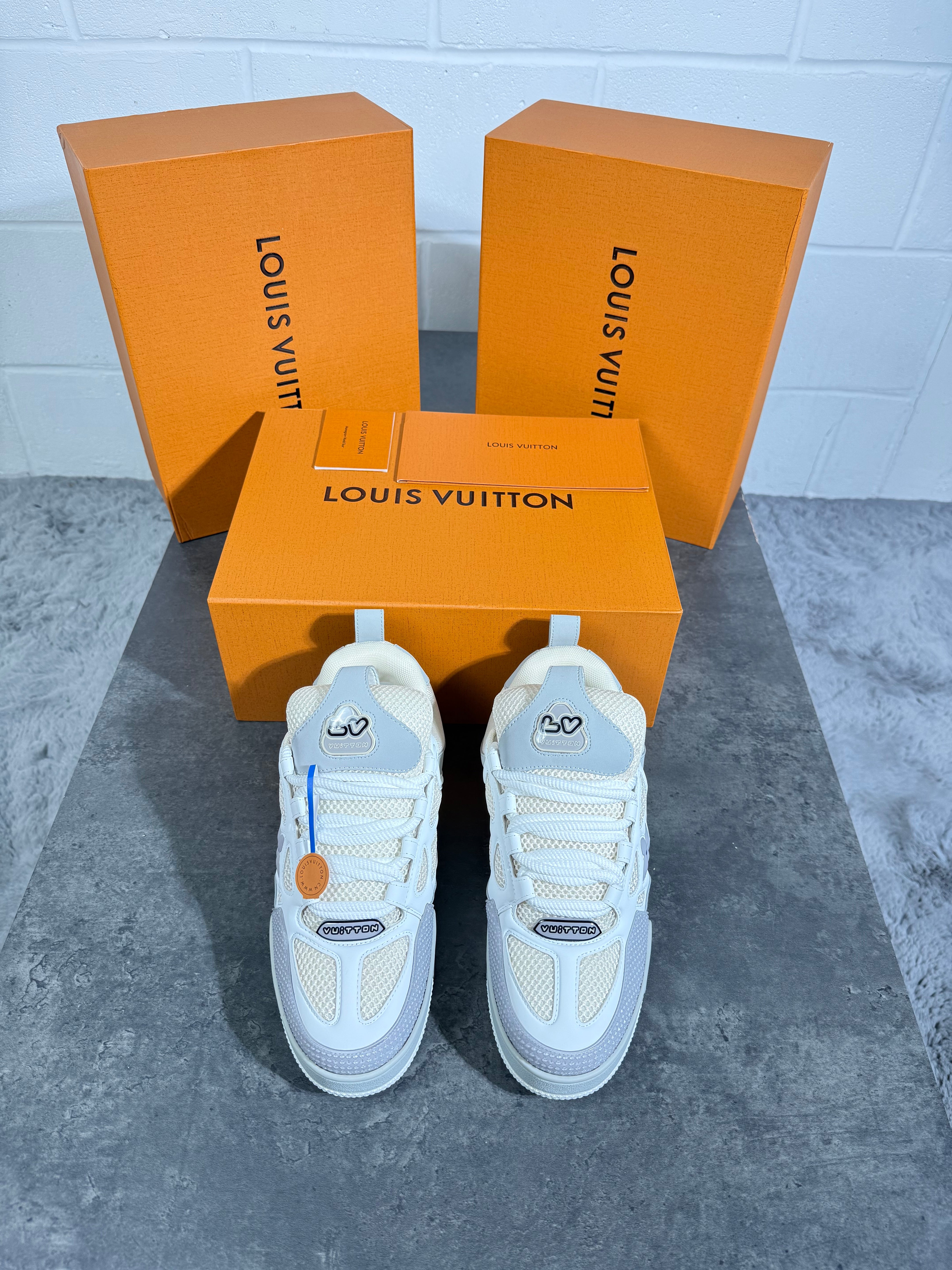 LVE skates Grey