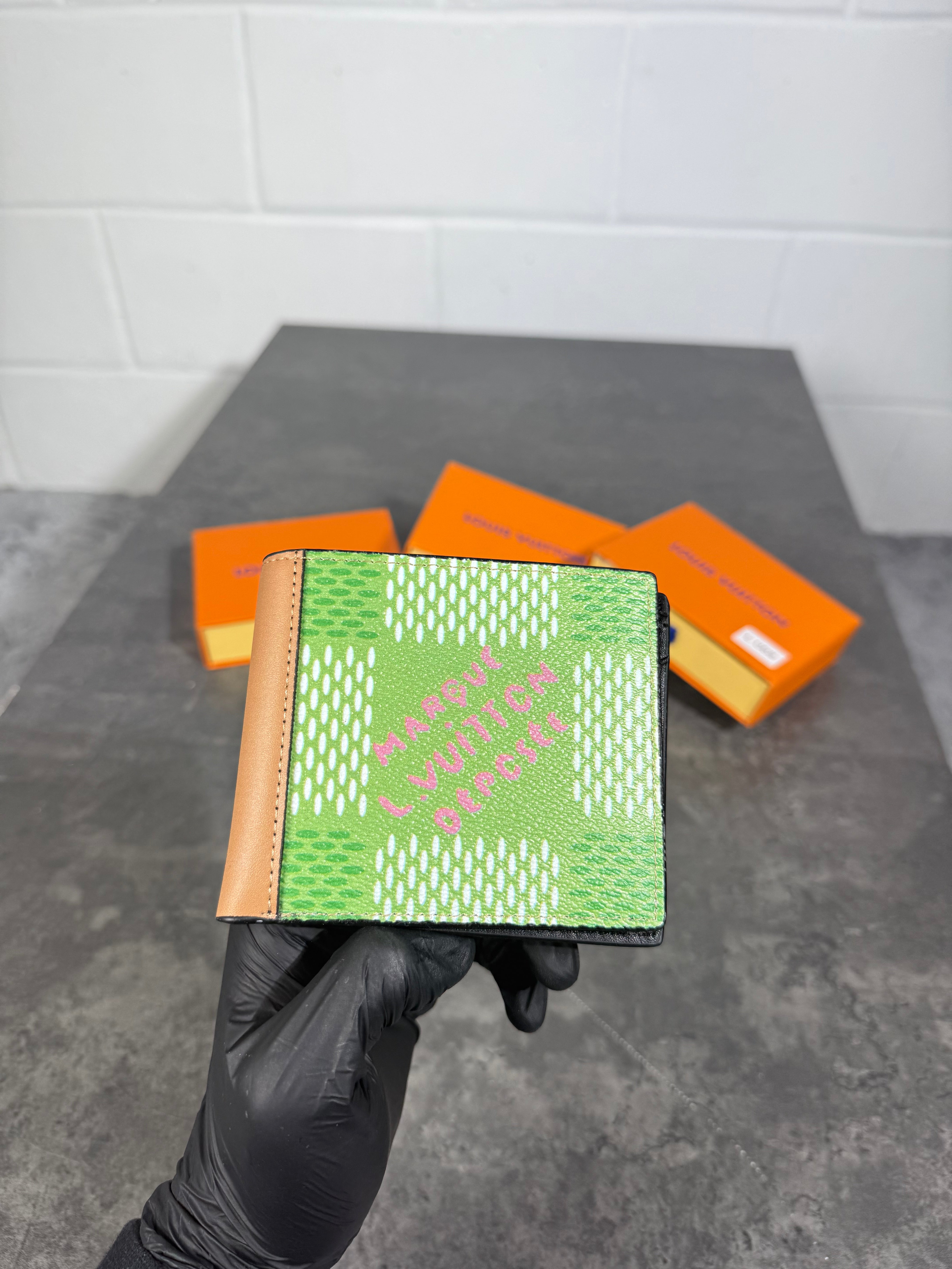 Lv wallets