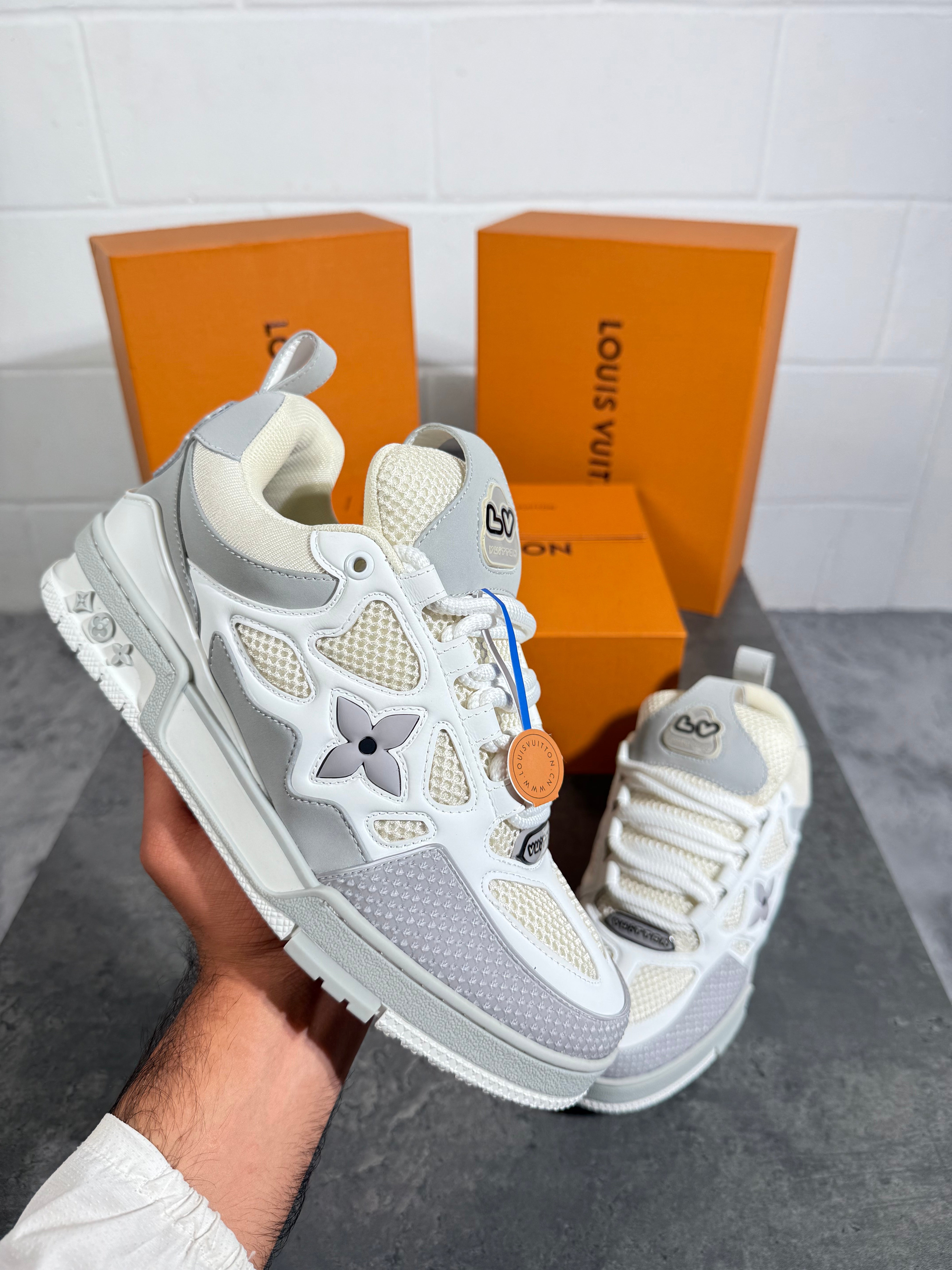 LVE skates Grey