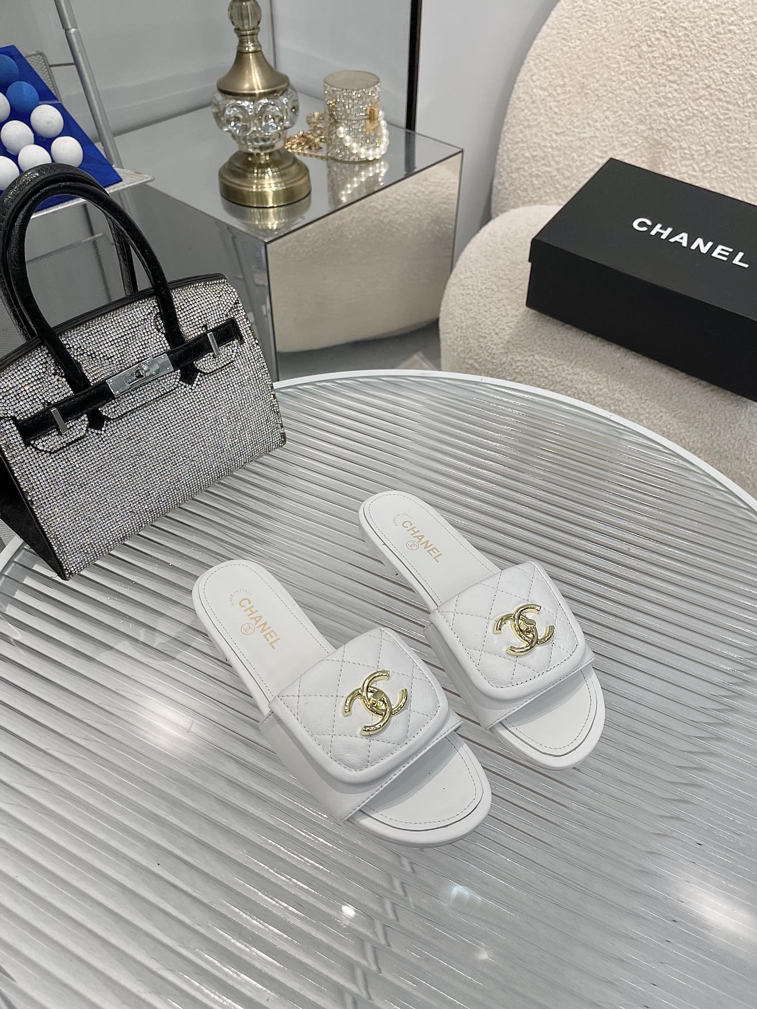 CHNL SLIDERS WOMEN (pre-order)