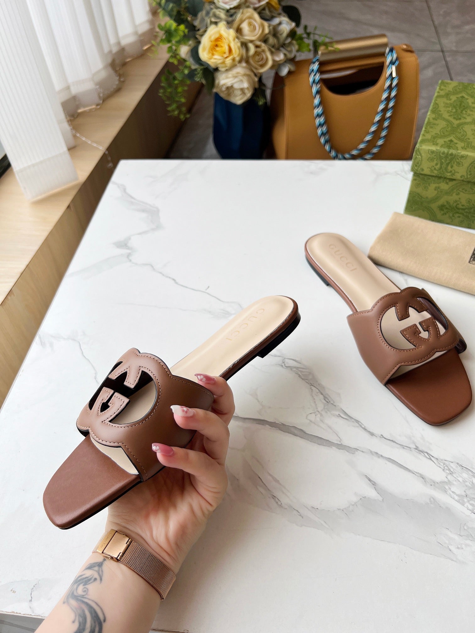 UCCI SLIDERS FEMME (précommande)