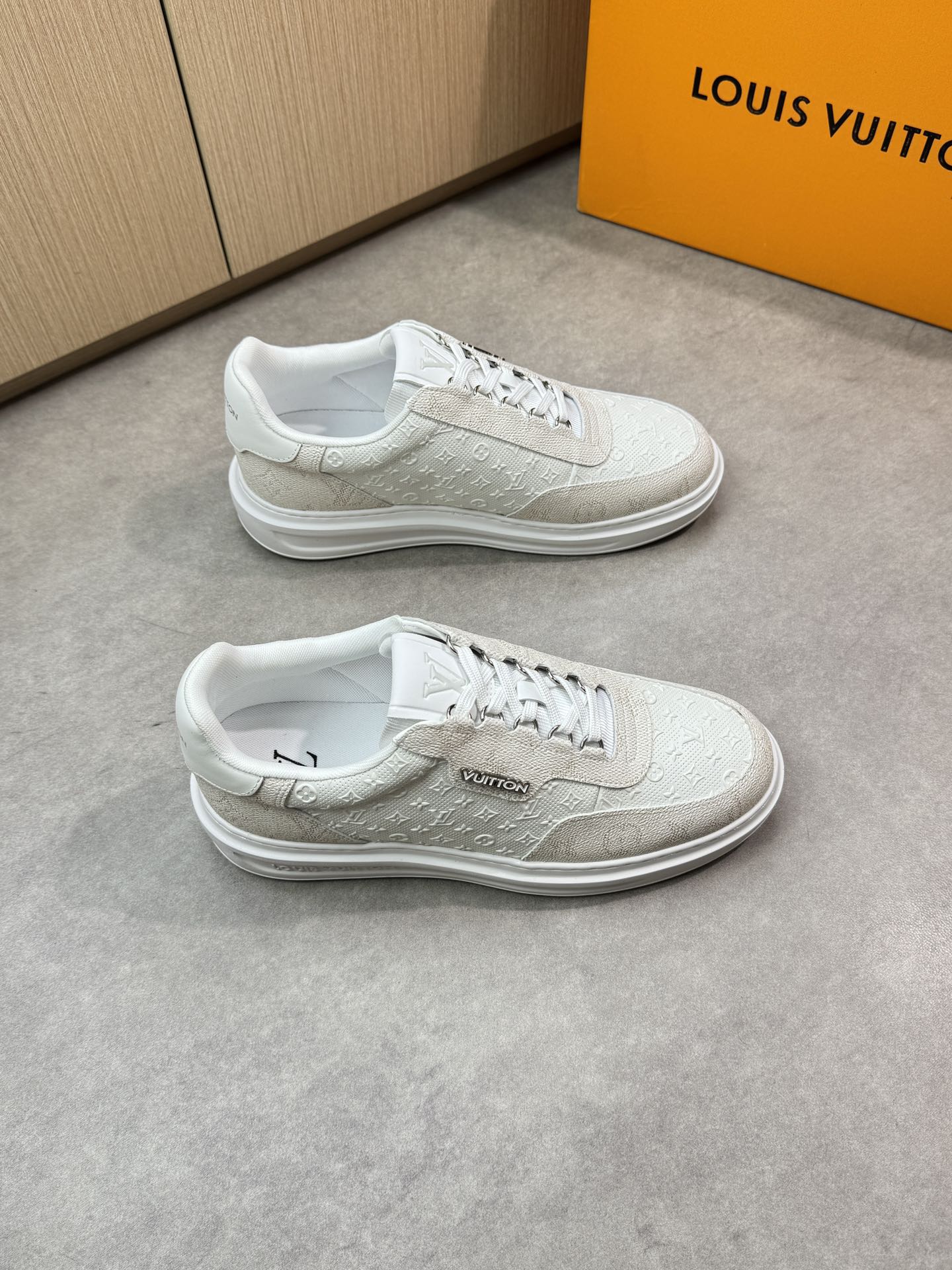 LVE SNEAKER (pre-order)