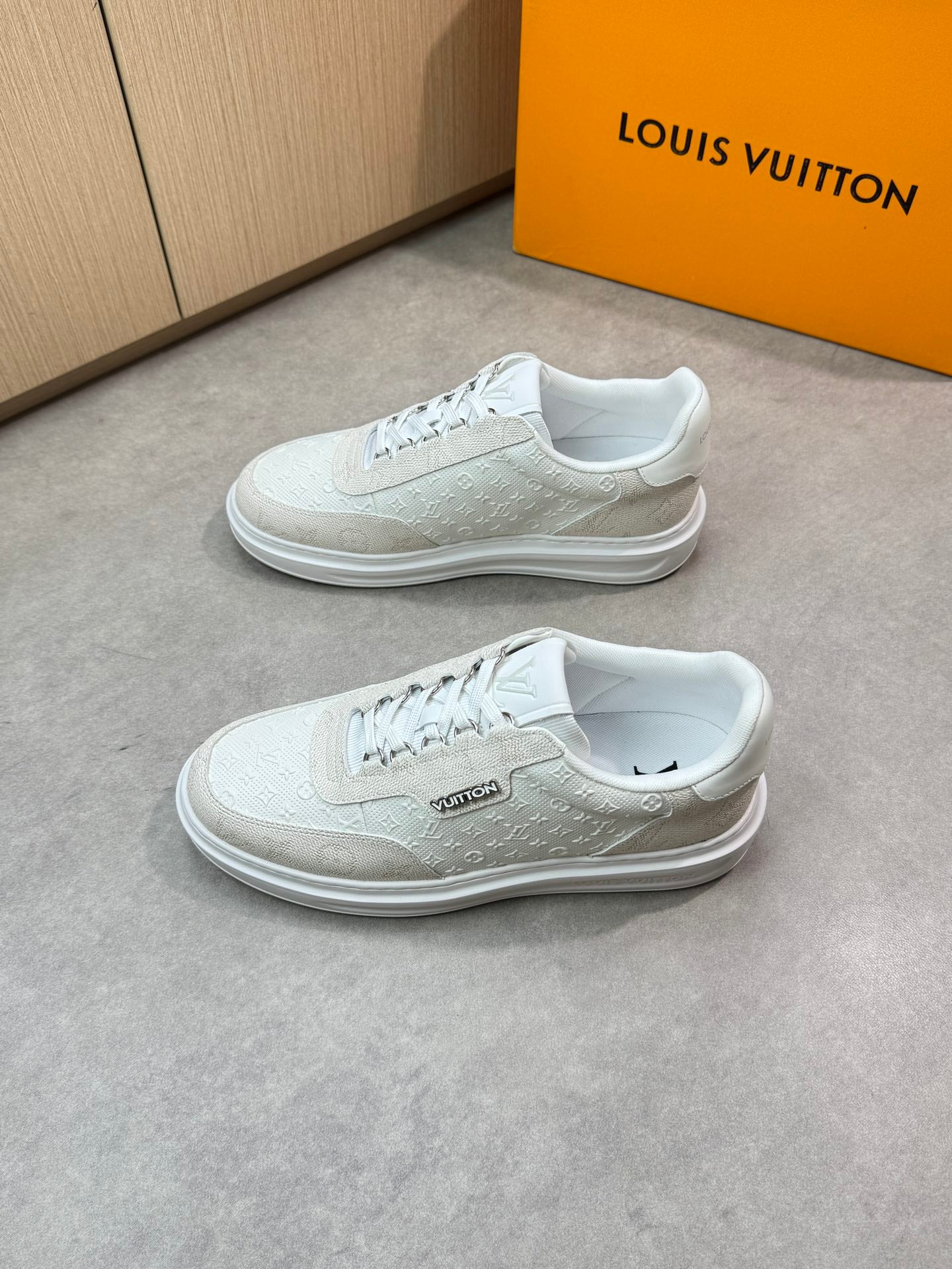LVE SNEAKER (pre-order)