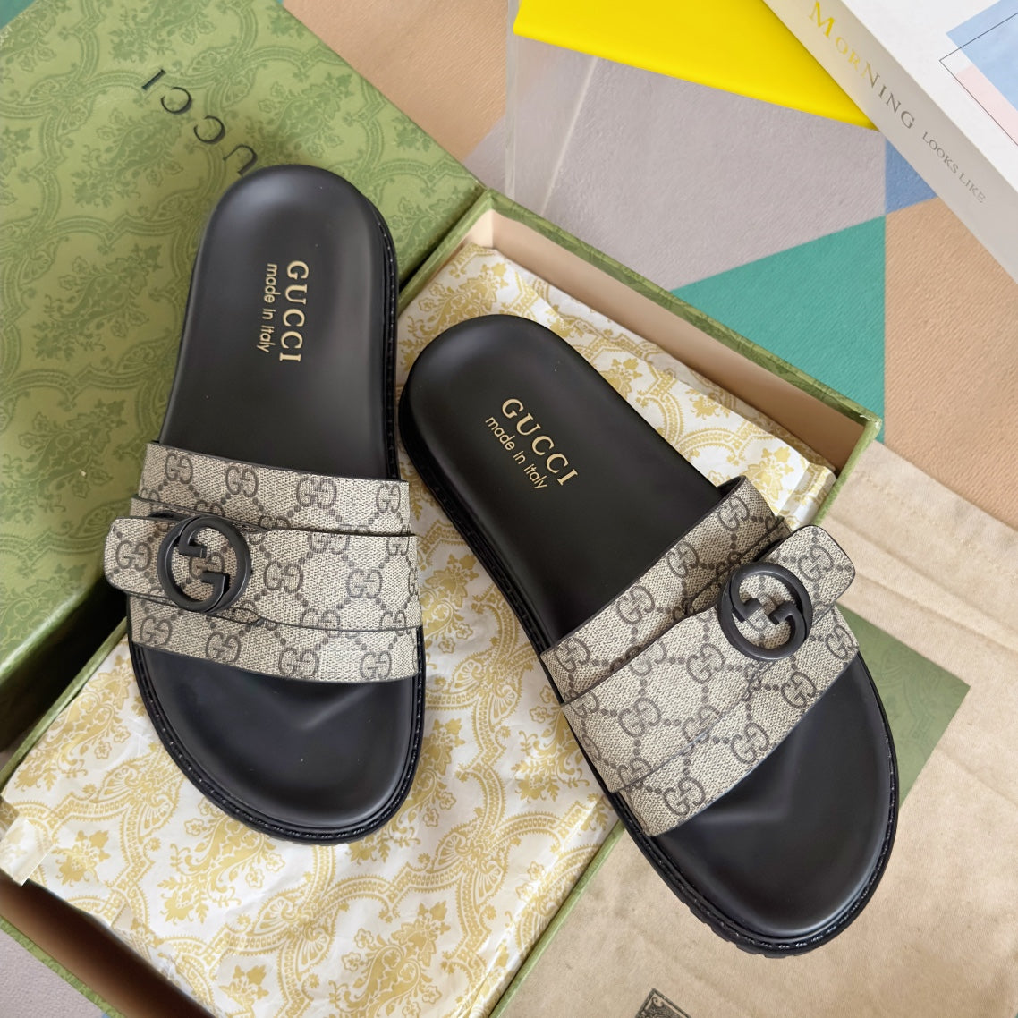 UCCI SLIDERS MEN (pre-order)