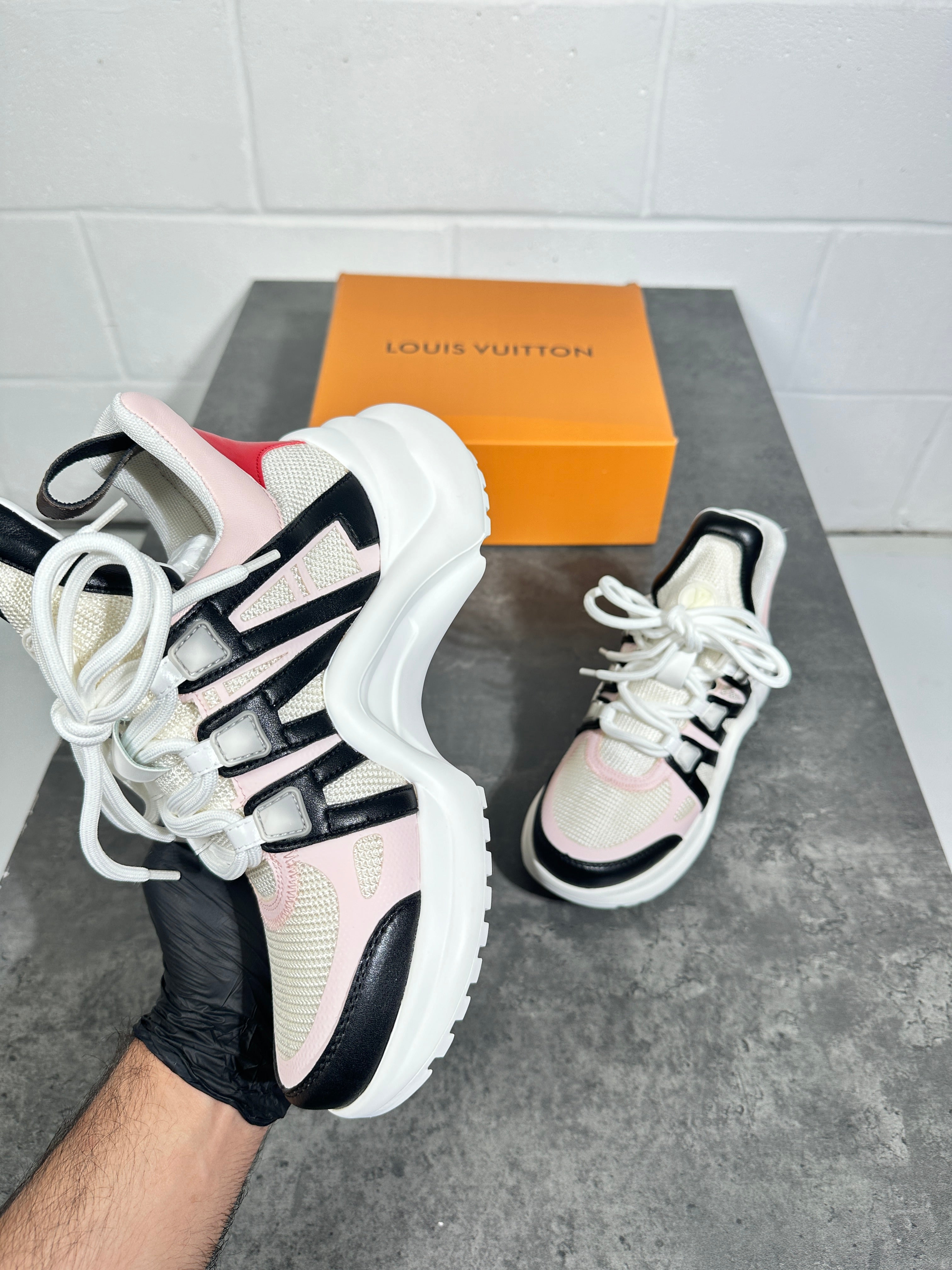 Baskets LV Arch