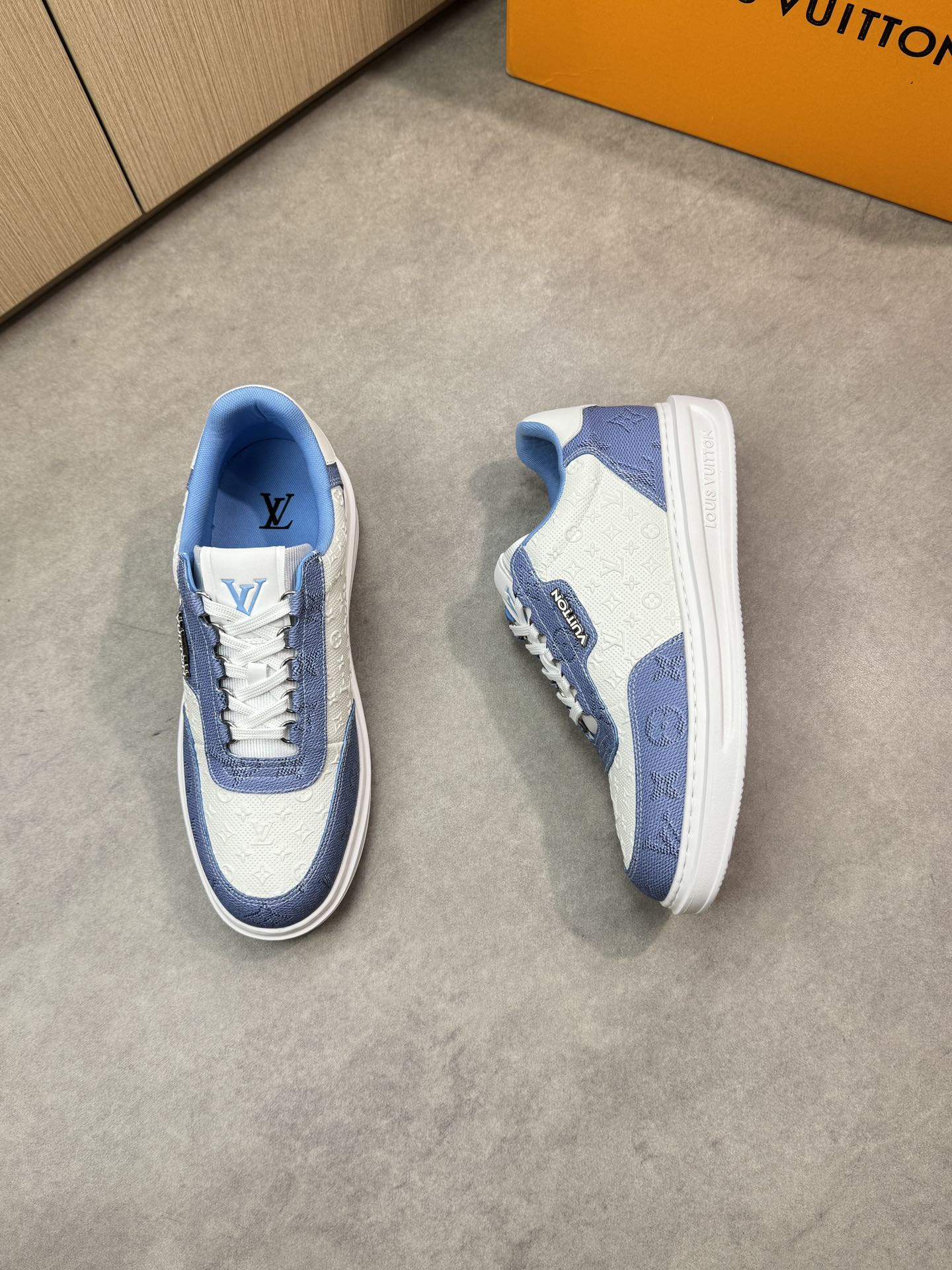 LVE SNEAKER (pre-order)