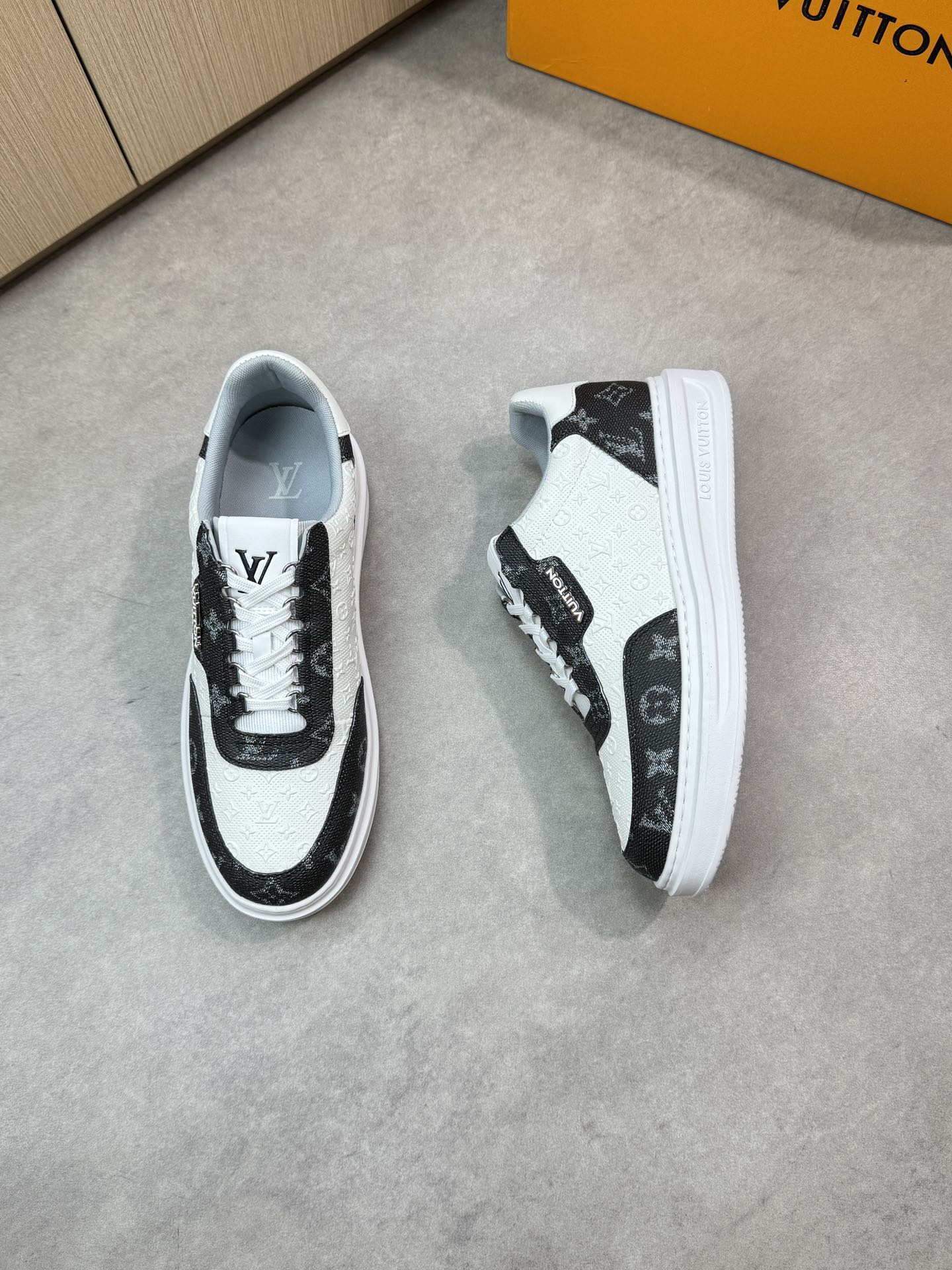 LVE SNEAKER (pre-order)