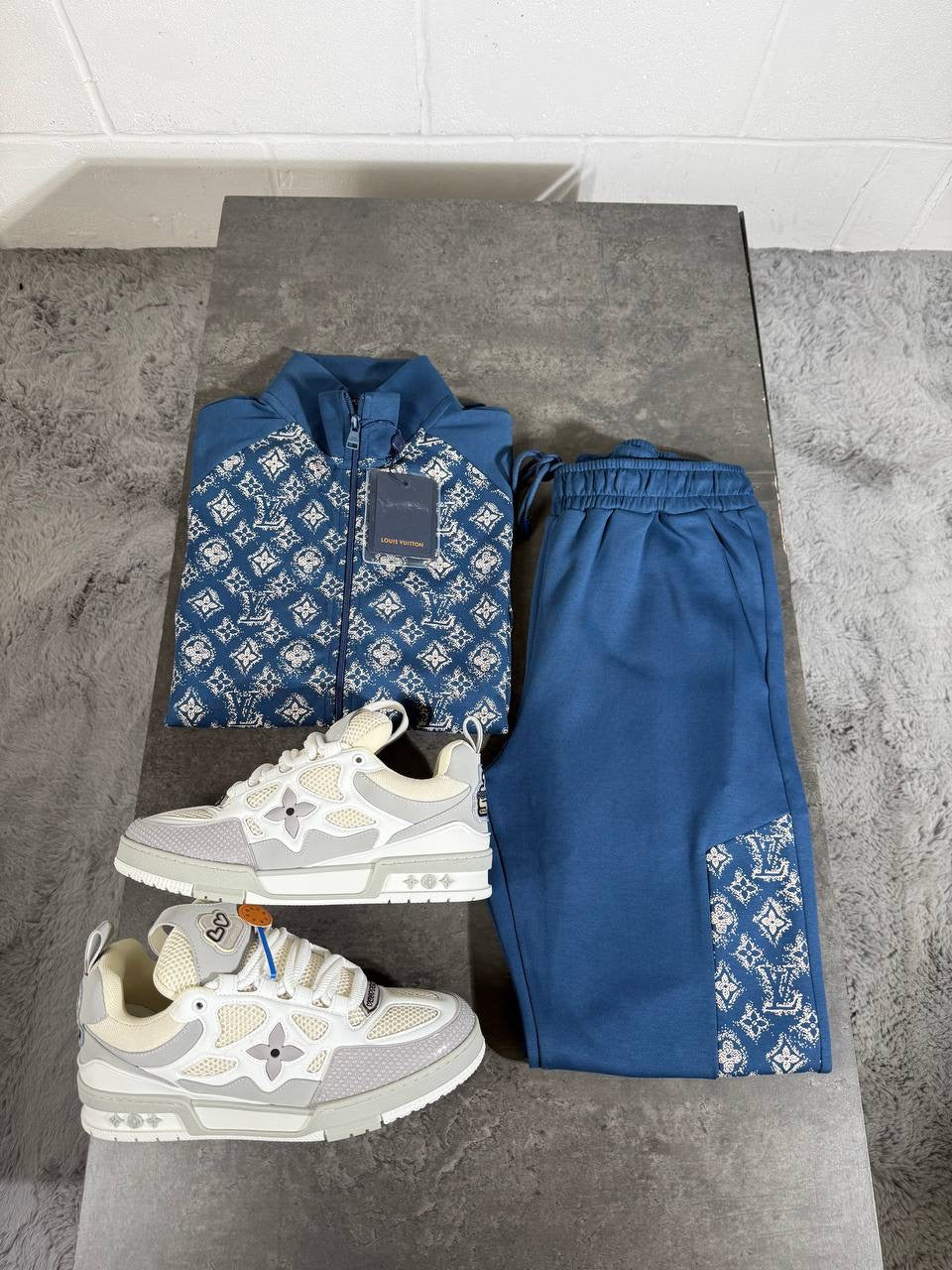LVE TRACKSUIT