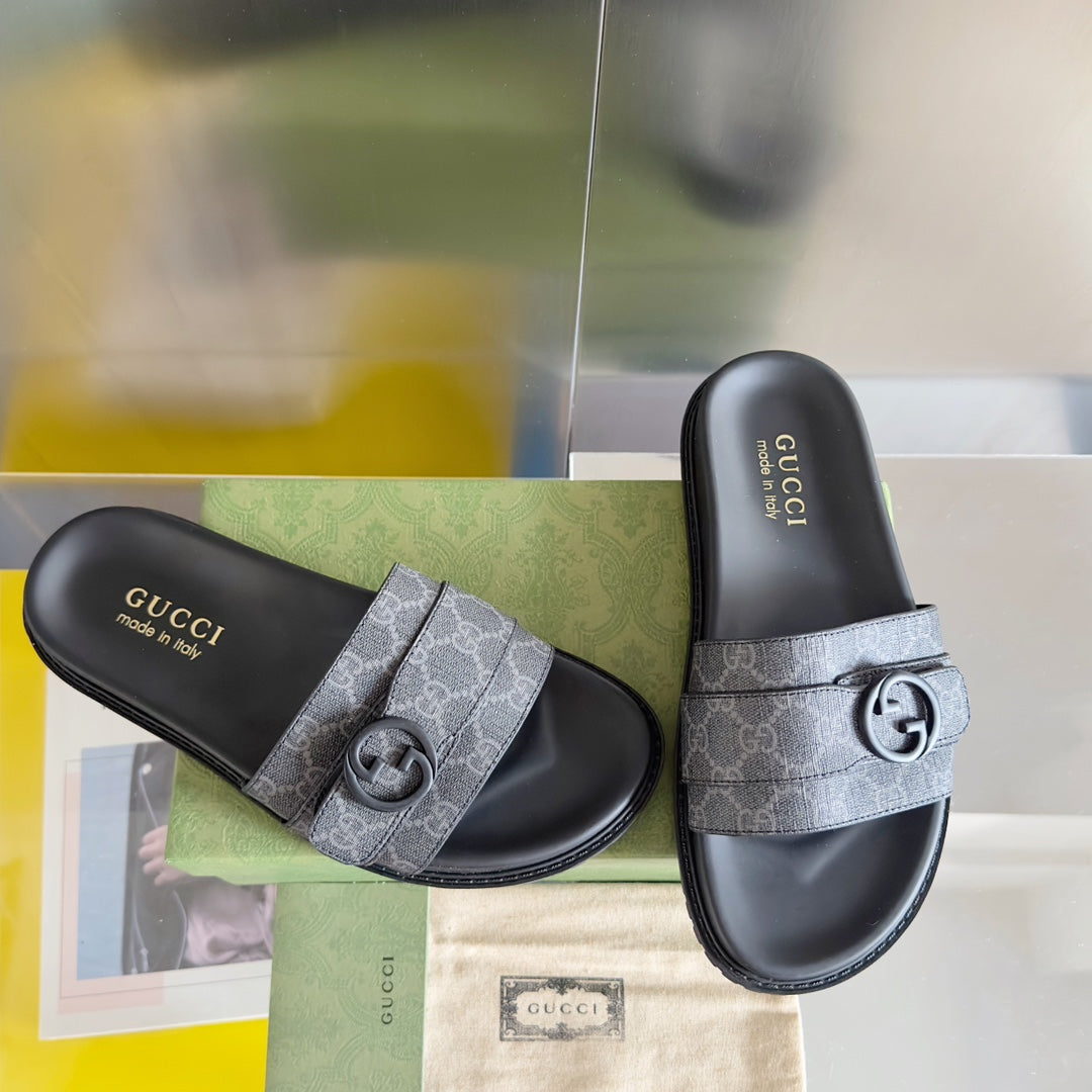UCCI SLIDERS MEN (pre-order)