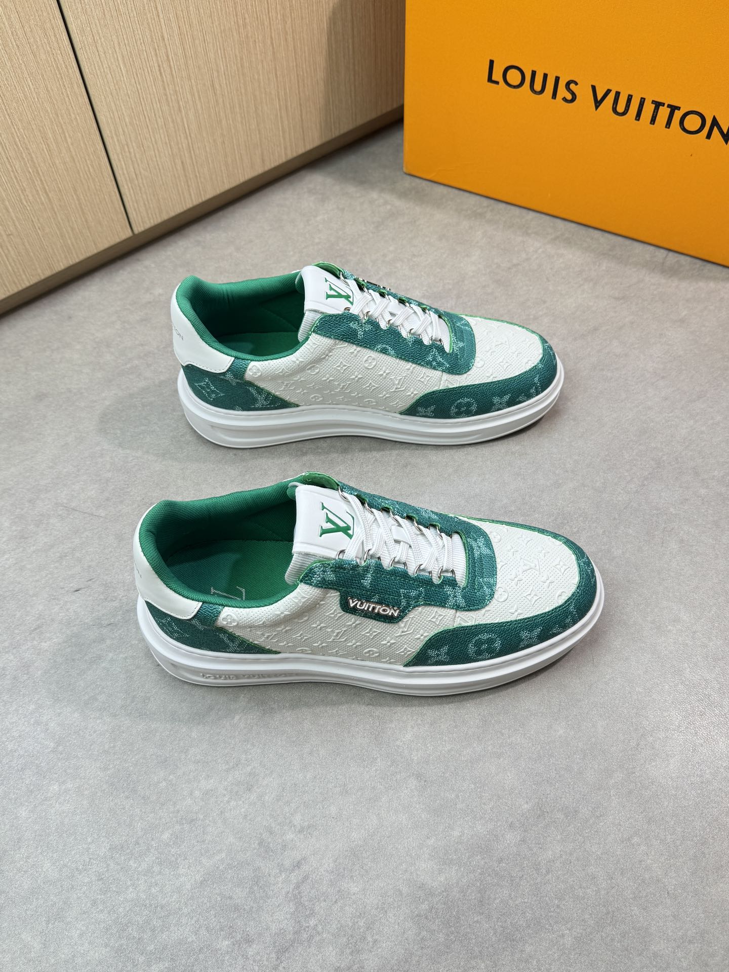 LVE SNEAKER (pre-order)