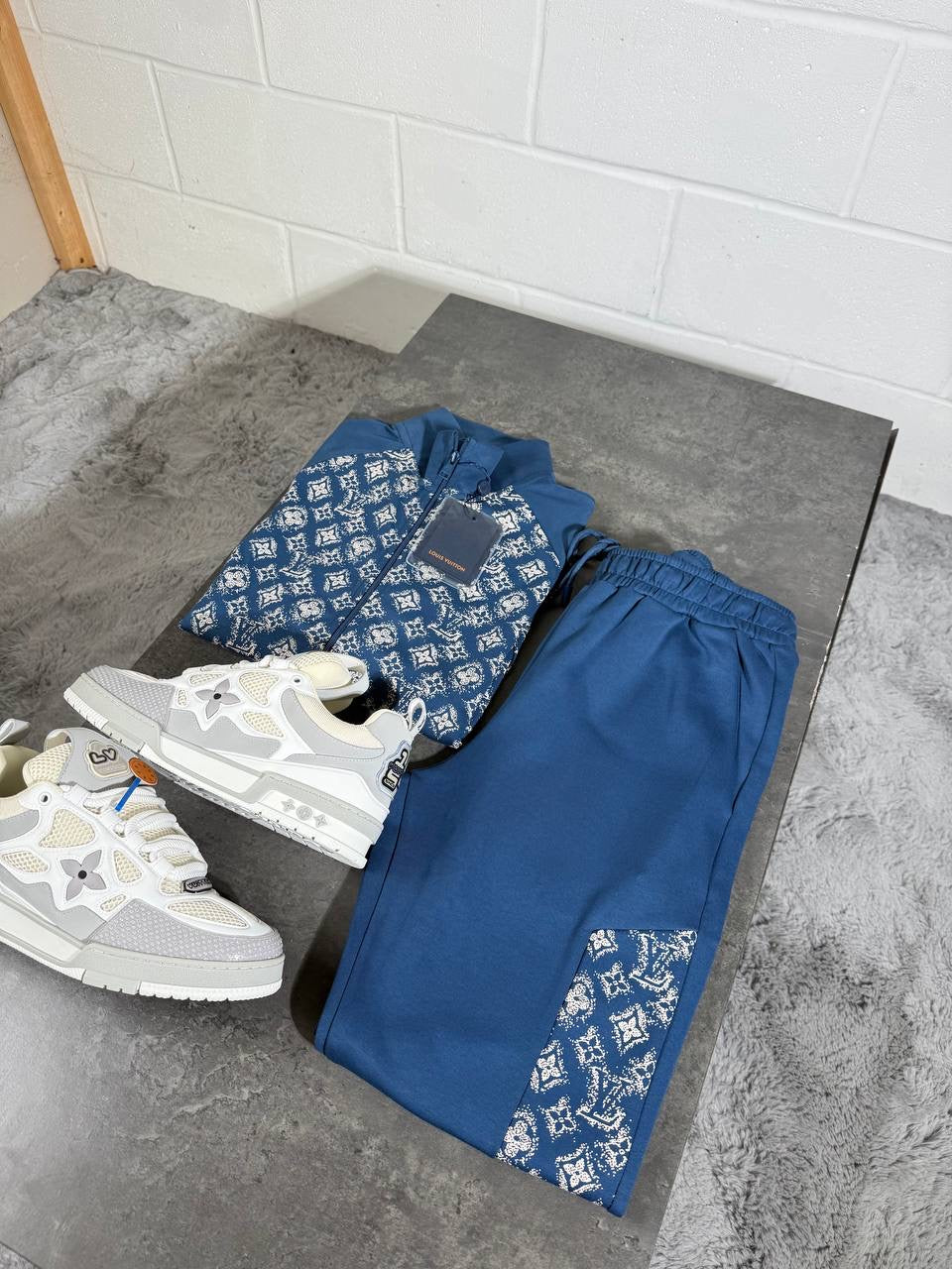 LVE TRACKSUIT