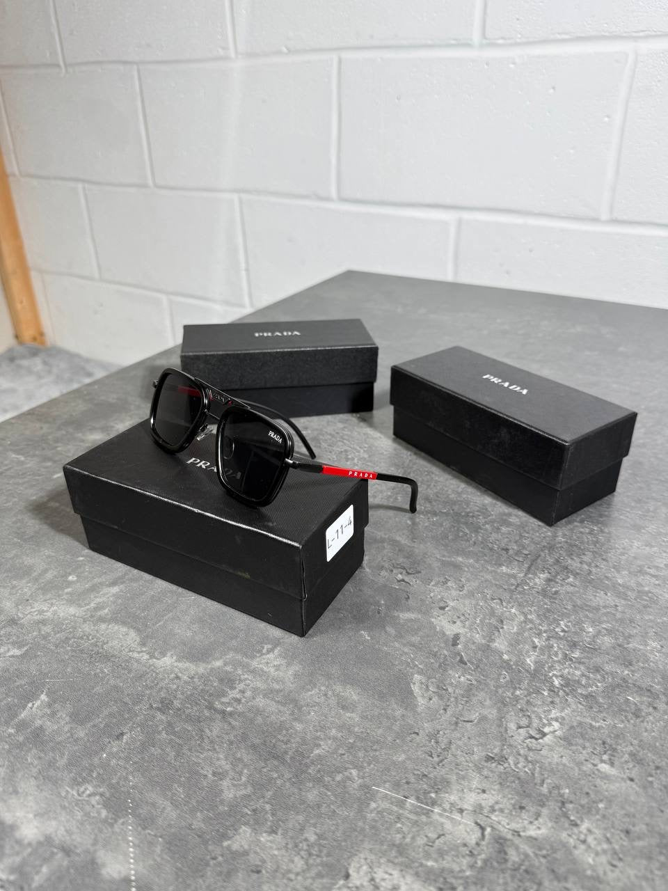 RADA SUNGLASSES BLACK&RED