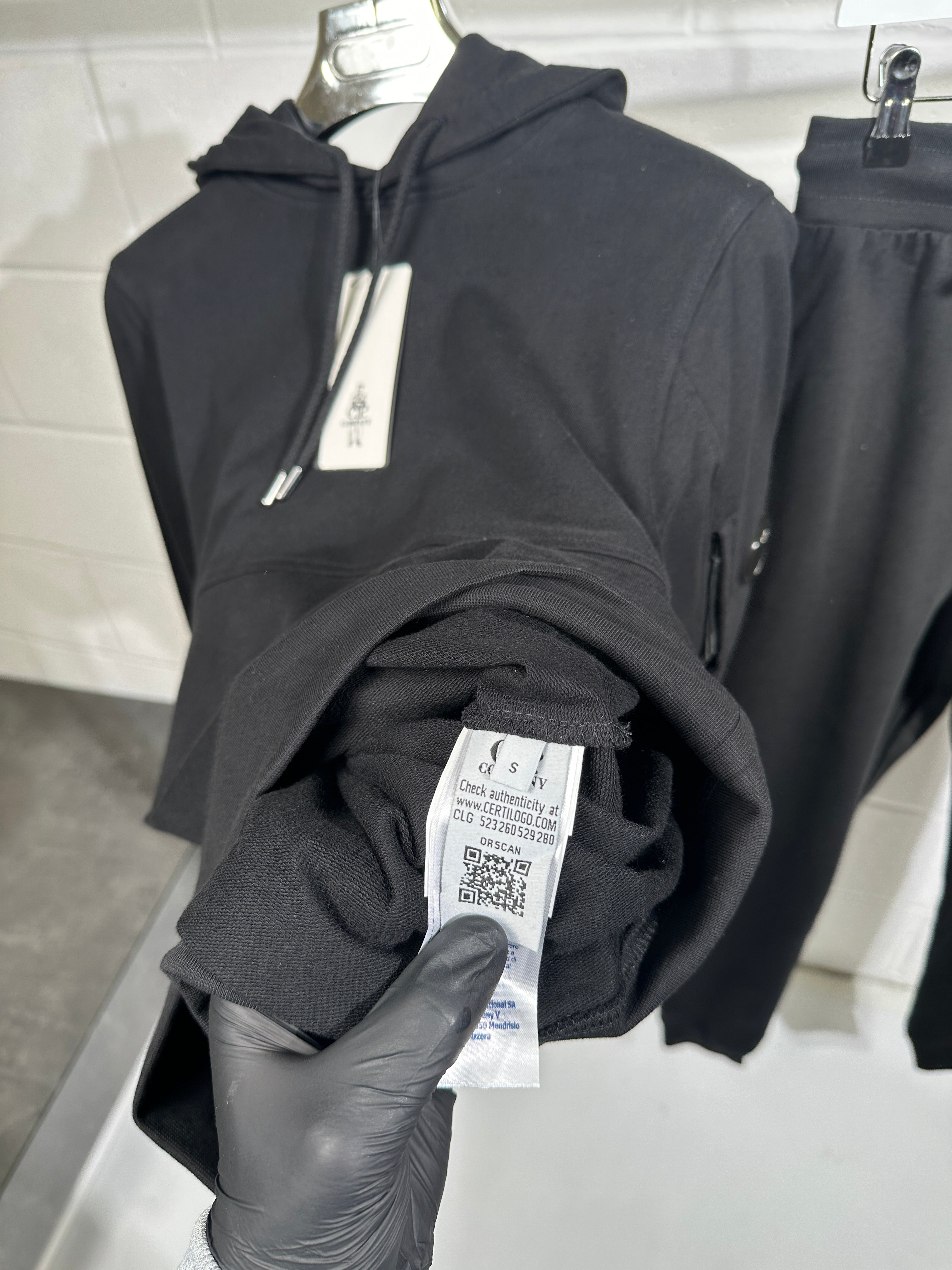 Cp - survêtement d'entreprise noir