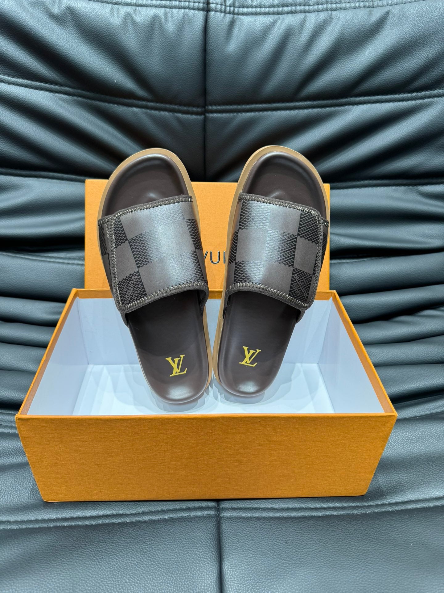LVE SLIDERS MEN (pre-order)