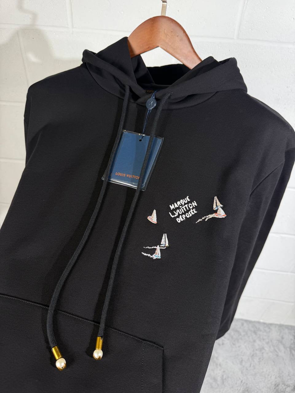 LVE HOODIE BLACK