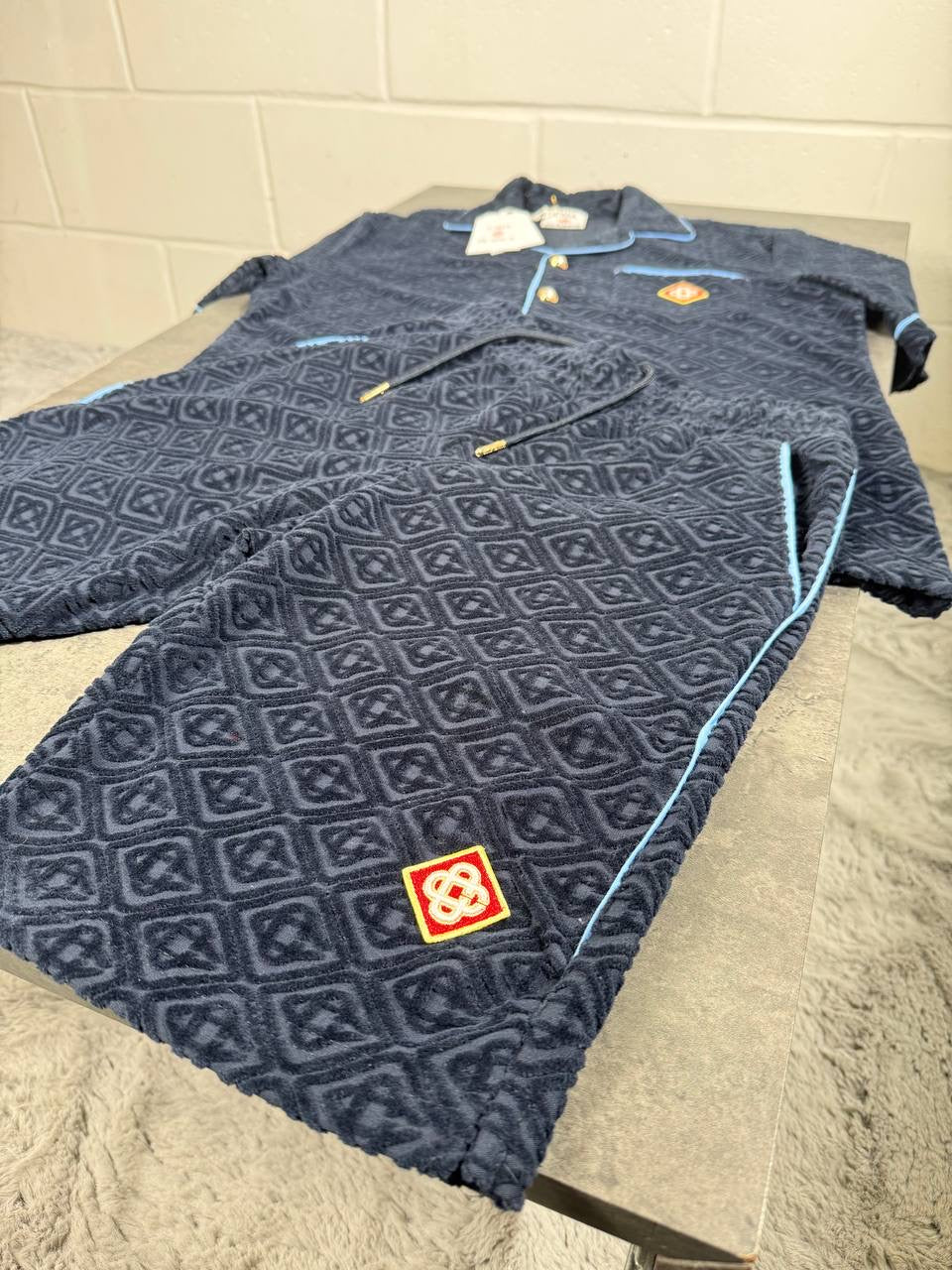 ENSEMBLE DE MAISON BLEU MARINE