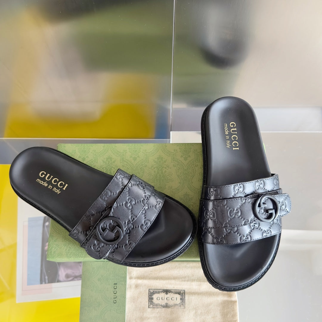 UCCI SLIDERS MEN (pre-order)