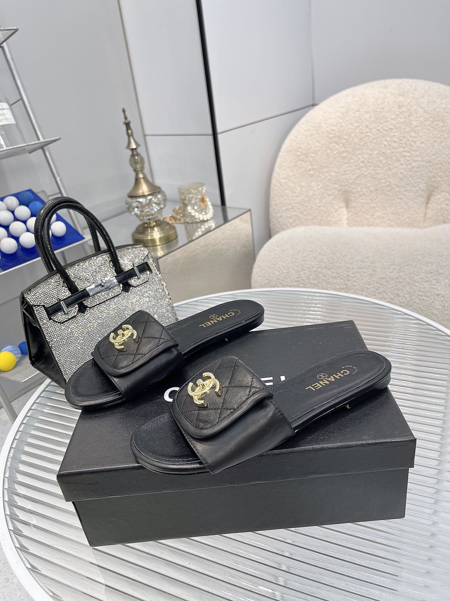 CHNL SLIDERS FEMMES (précommande)