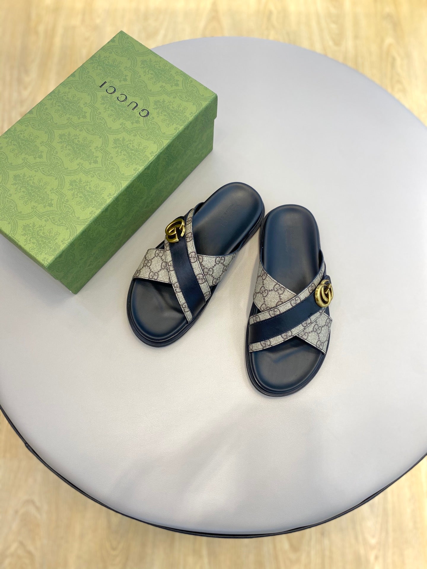 UCCI SLIDERS MEN (pre-order)