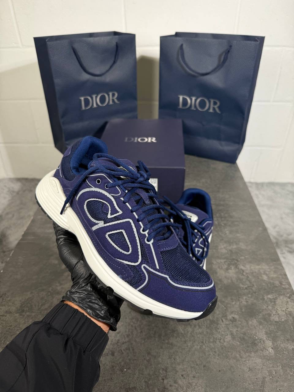 B30 NAVY & WHITE