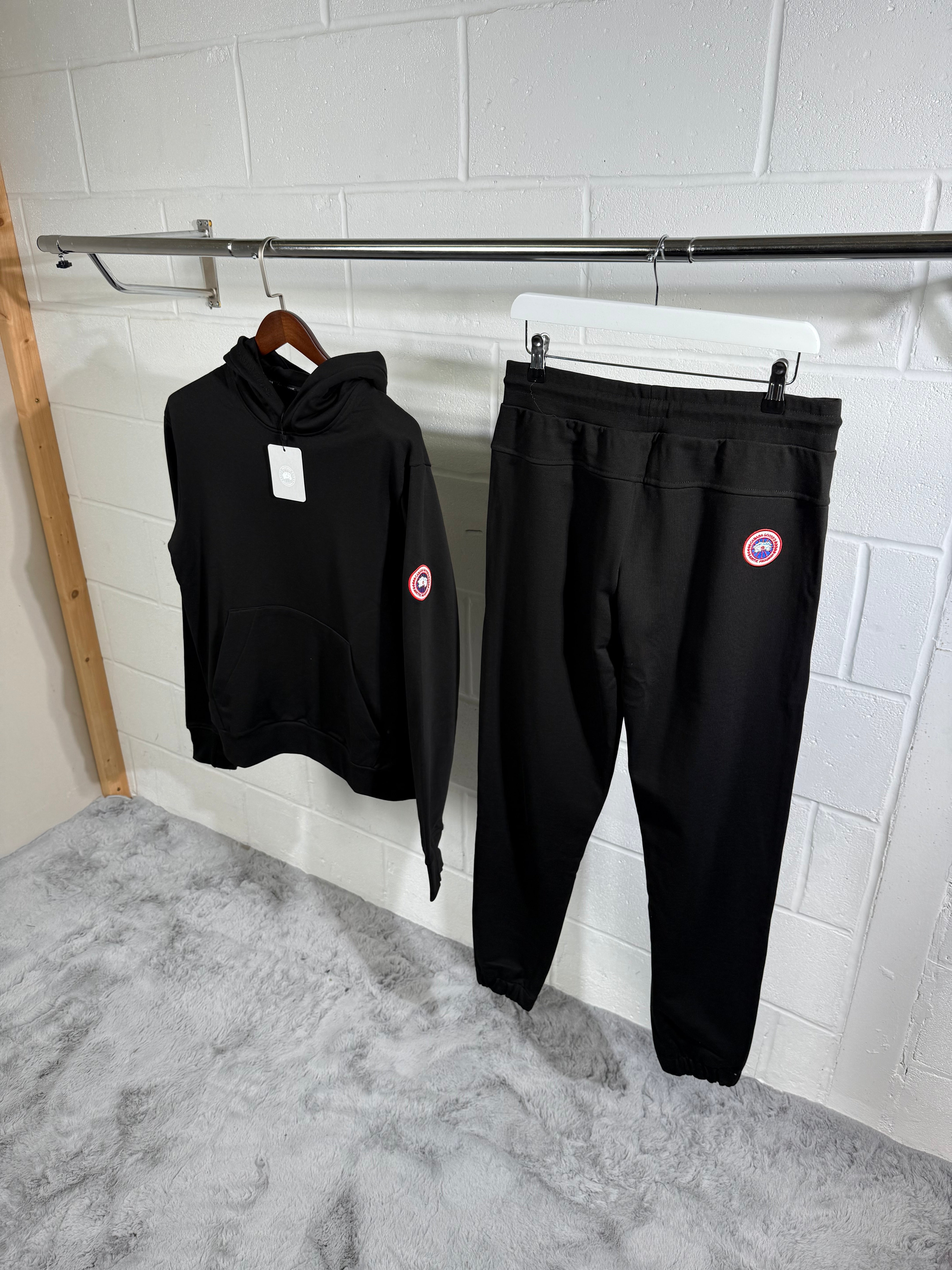 Canada goose tracksuit black