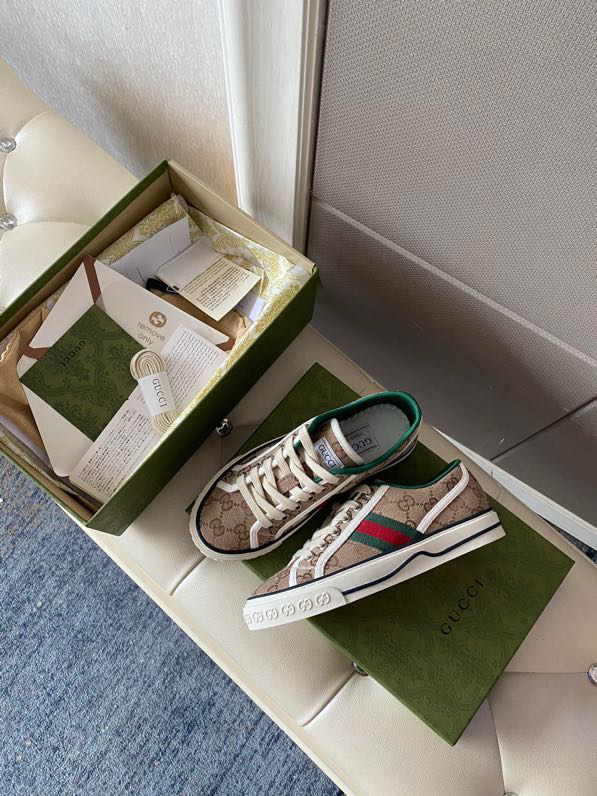 UCCI SNEAKER (pre-order)