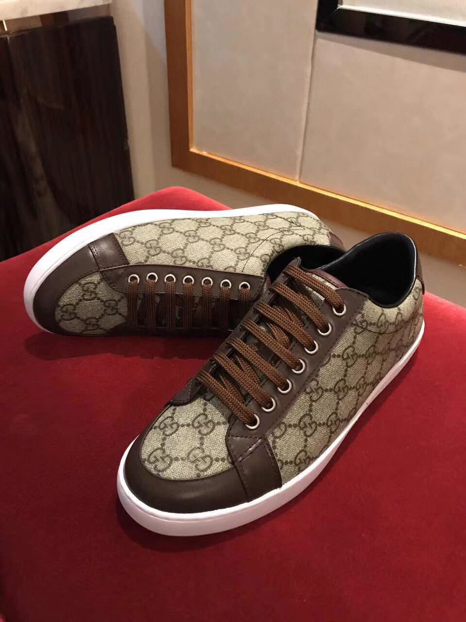 UCCI SNEAKER (pre-order)