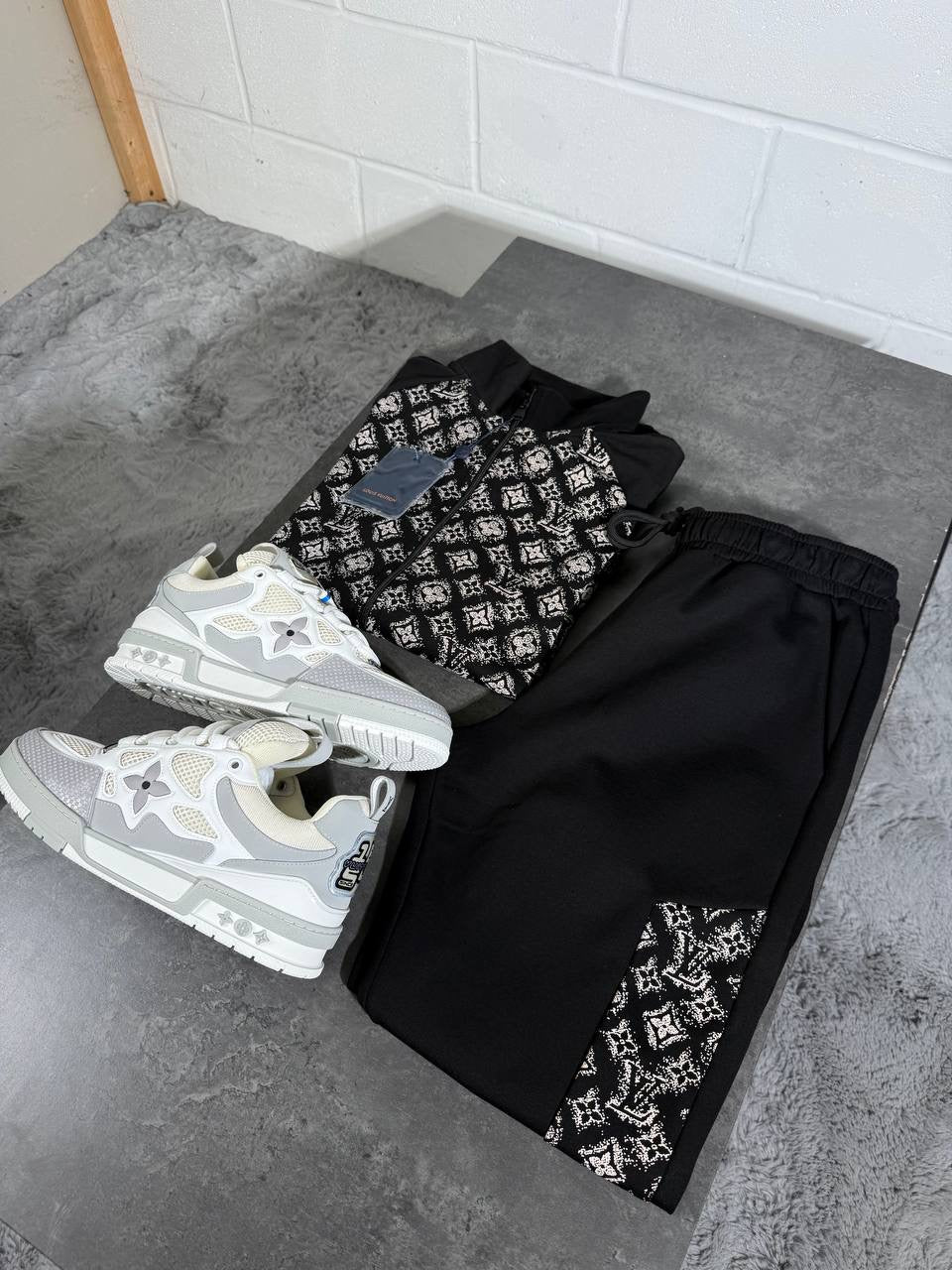 LVE TRACKSUIT