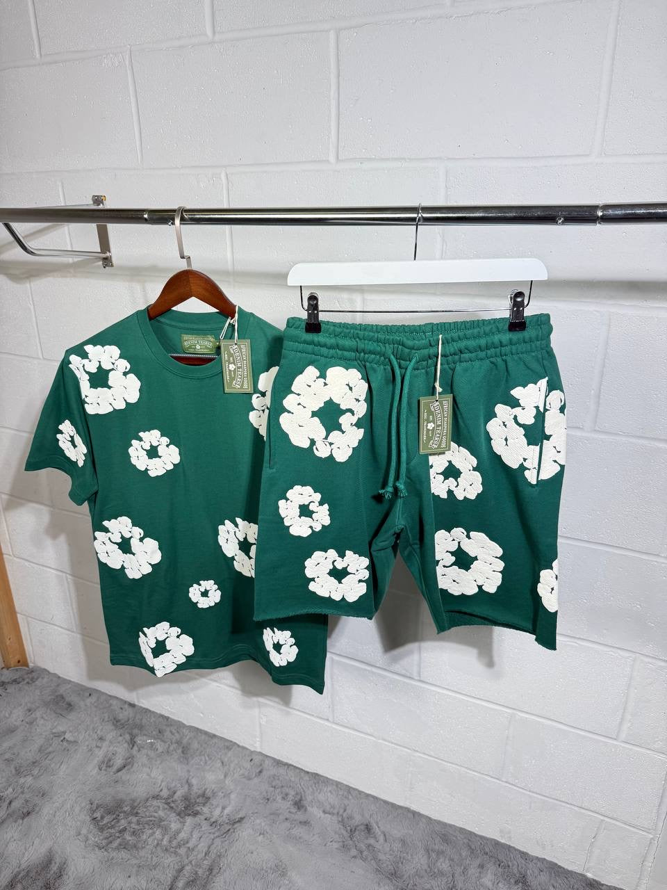 DNM SET VERT