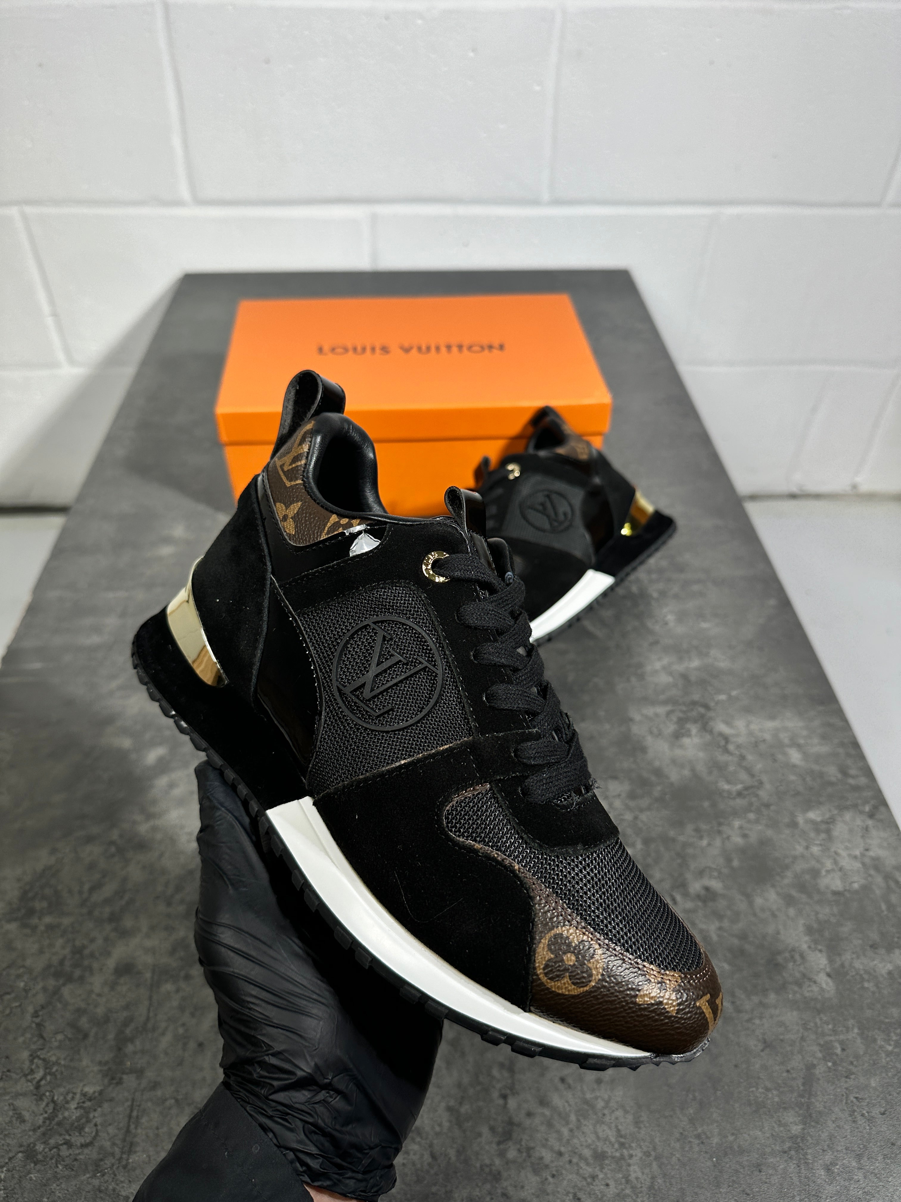 Lv - baskets Runaway