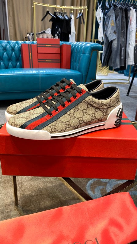 UCCI SNEAKER (pre-order)