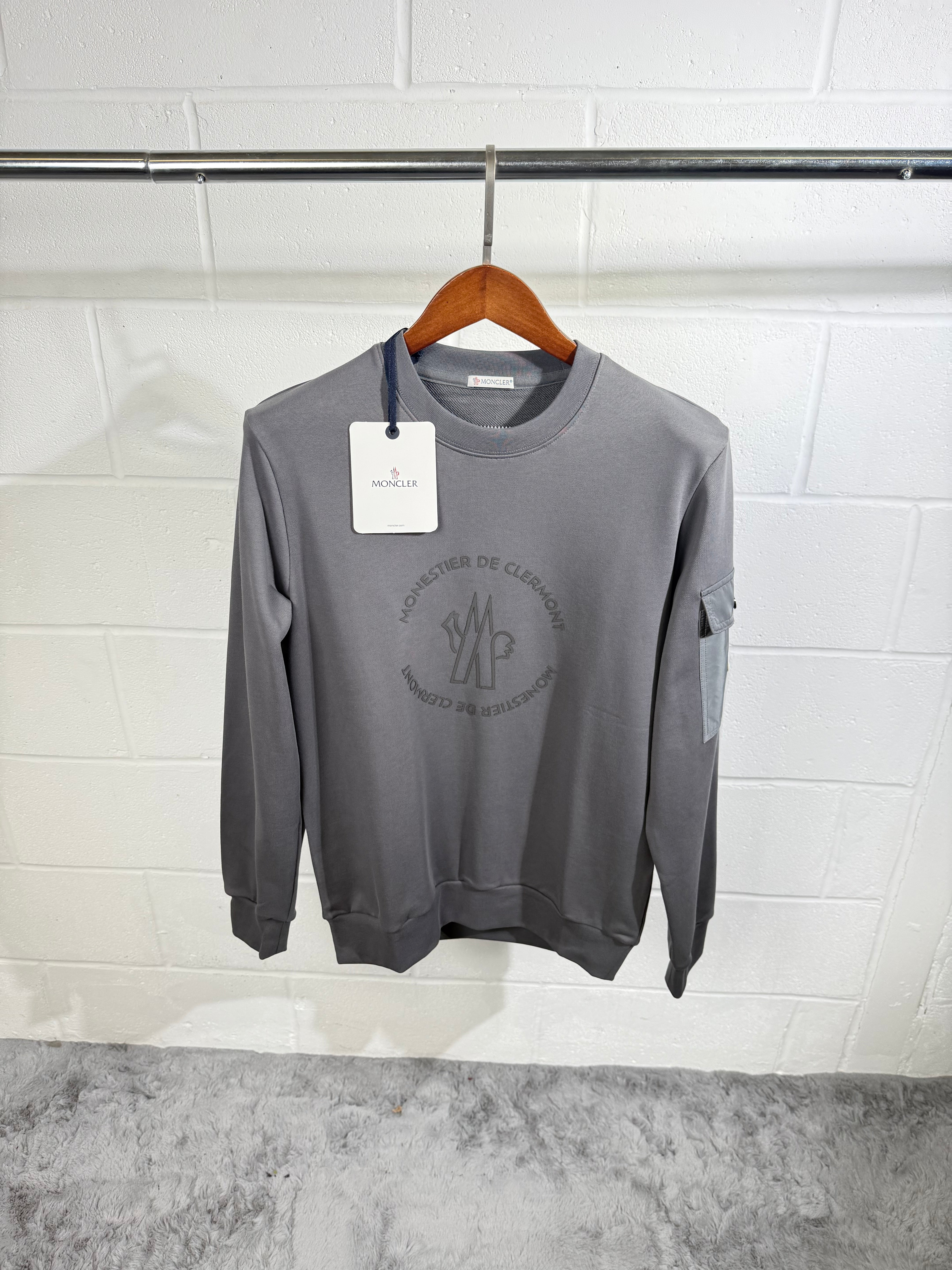 Mnclr sweater pocket logo grey
