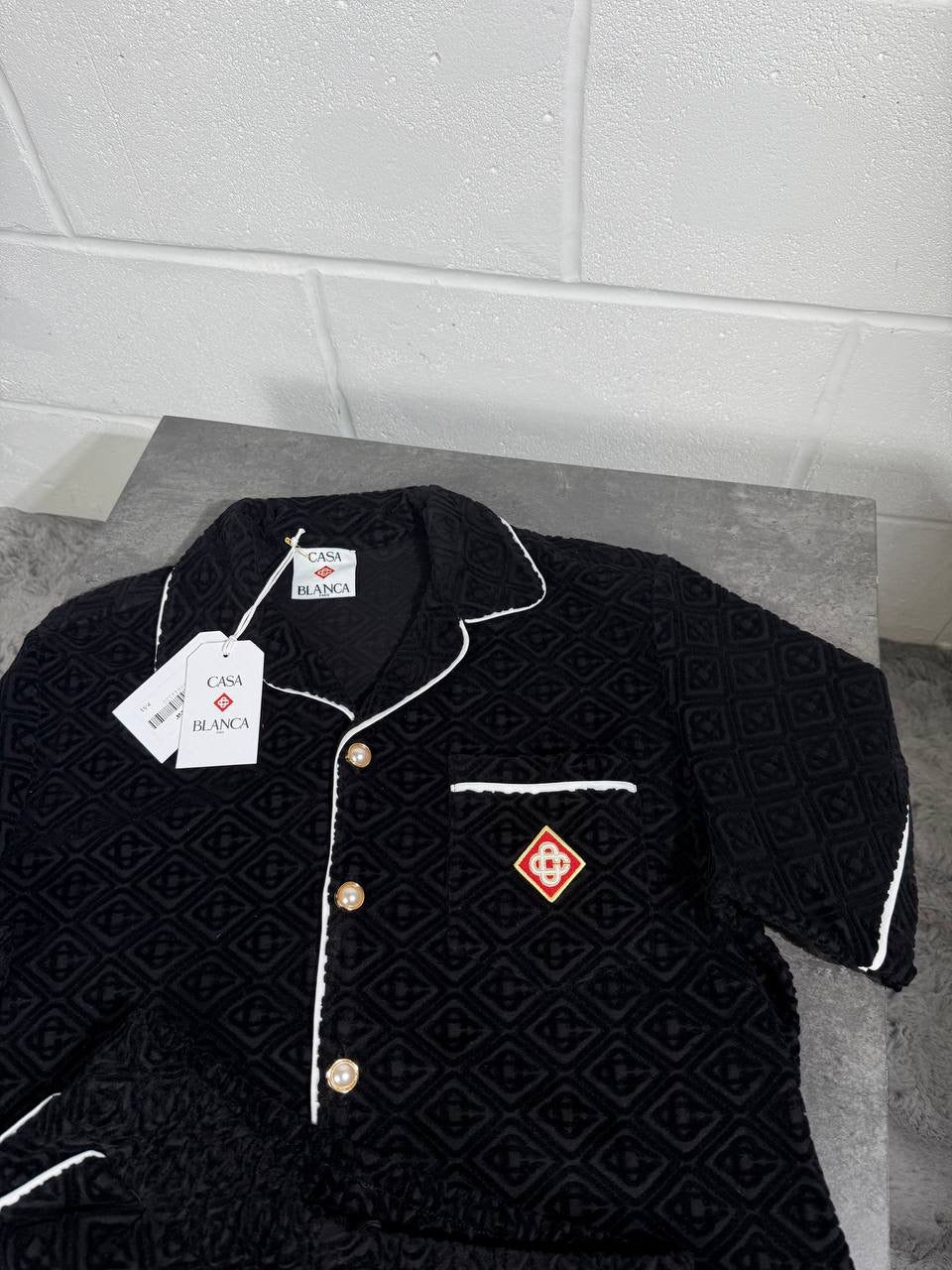 ENSEMBLE DE MAISON NOIR