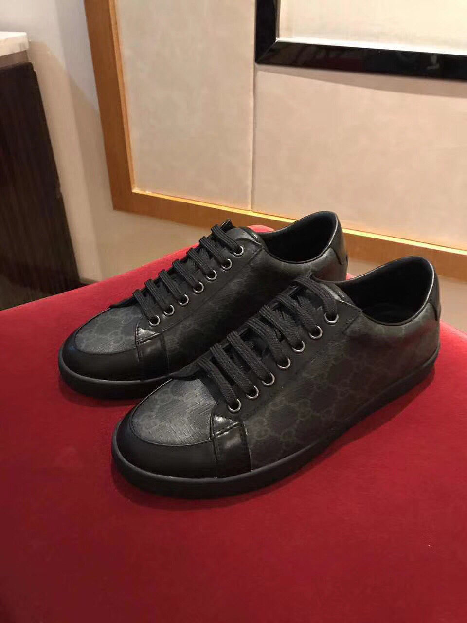 UCCI SNEAKER (pre-order)