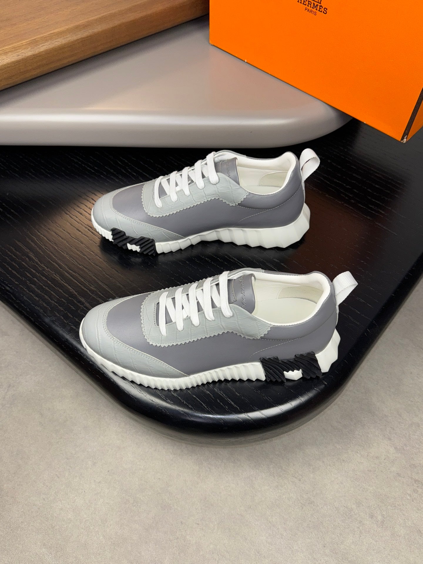 HRM BOUNCING (pre-order)