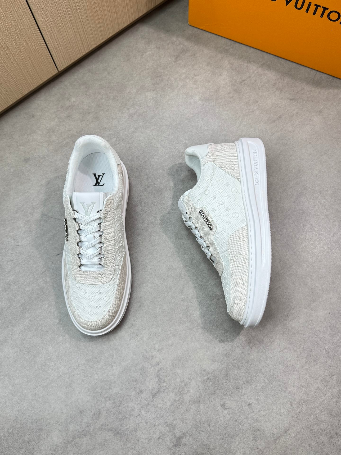 LVE SNEAKER (pre-order)