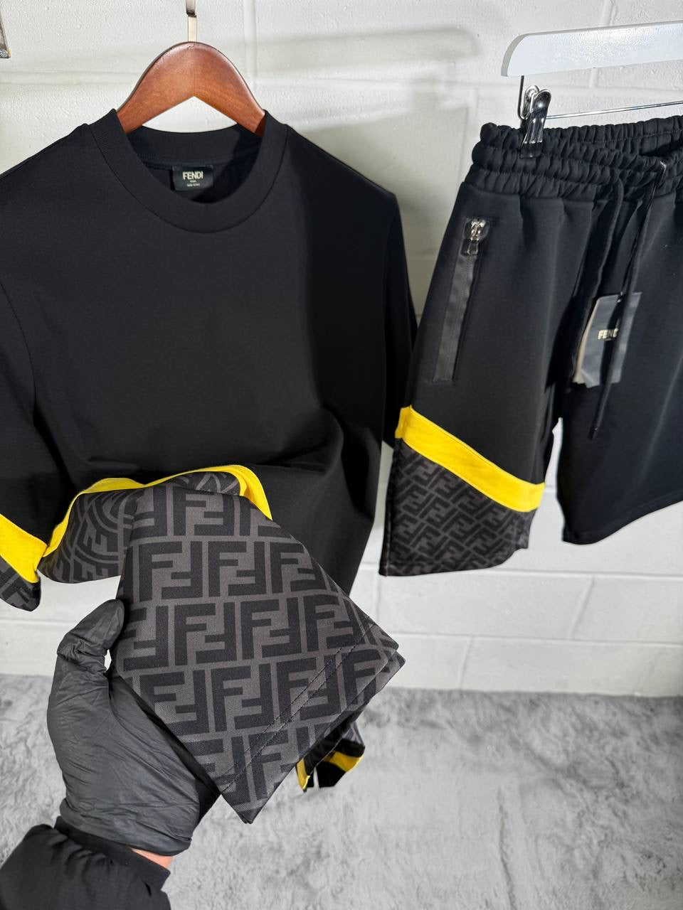 FND SET BLACK
