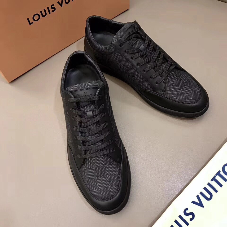 LVE SNEAKER (pre-order)
