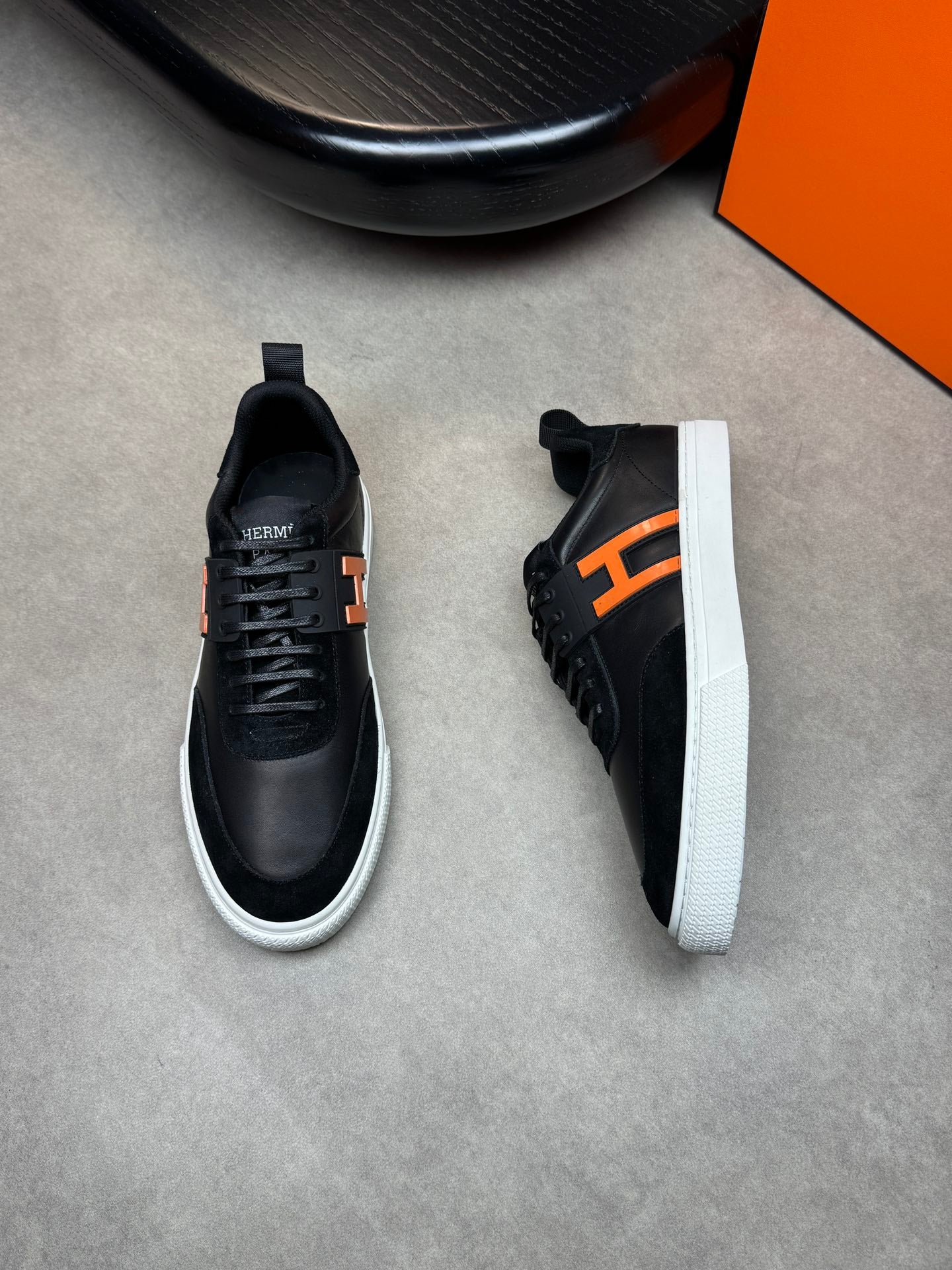 HRM SNEAKERS (pre-order)
